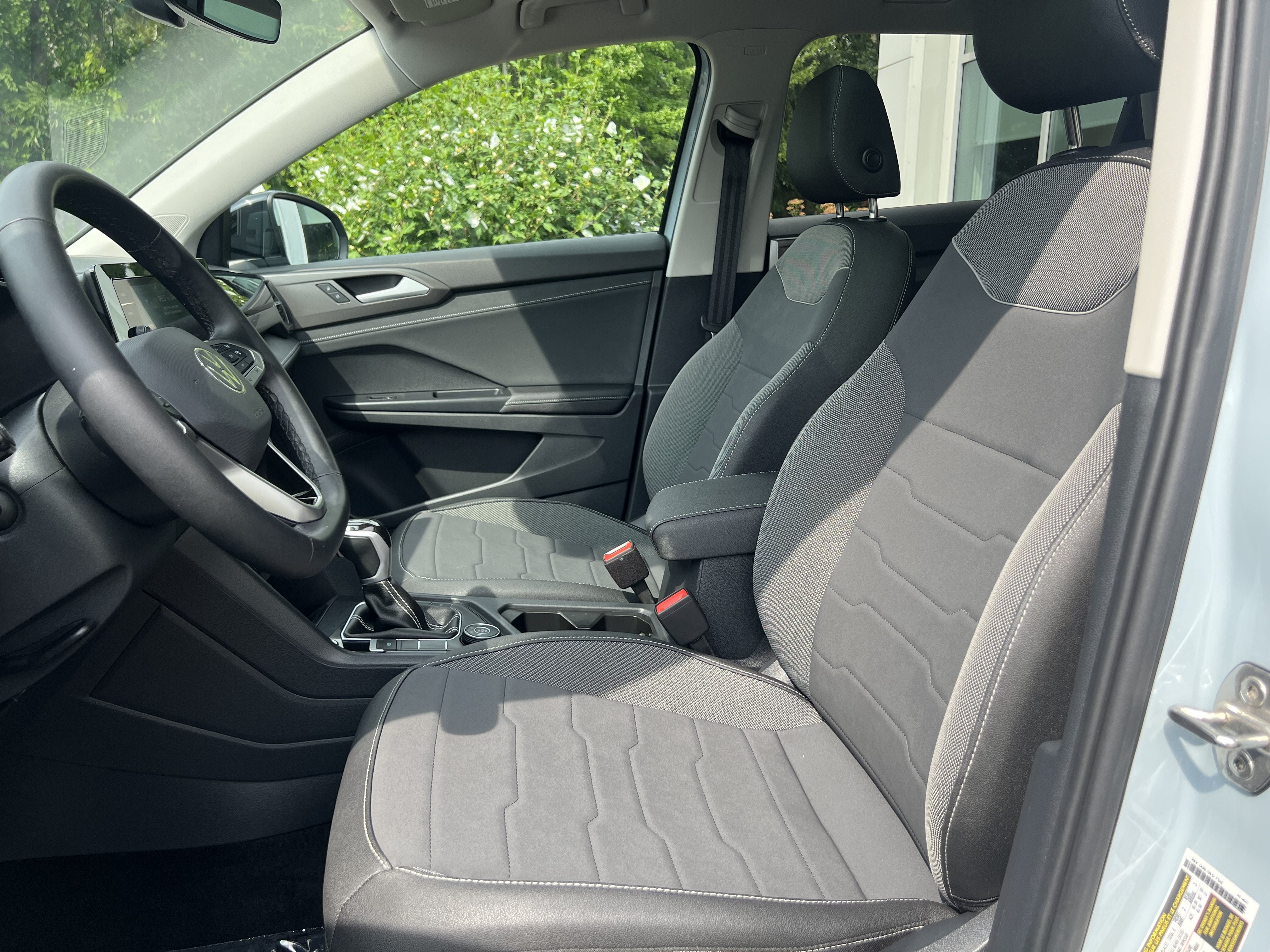 2025 Volkswagen Taos SE Black