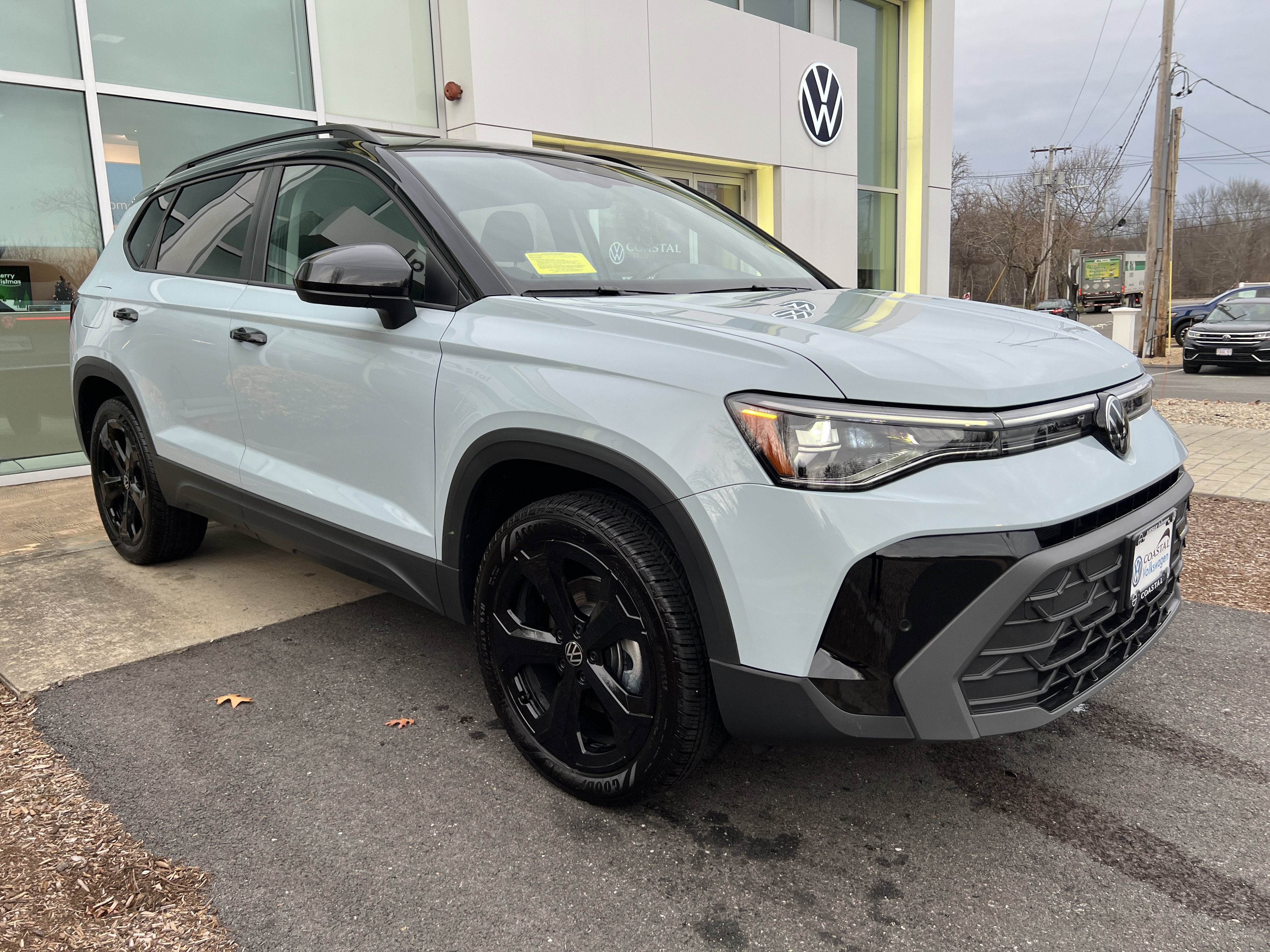 2025 Volkswagen Taos SE Black