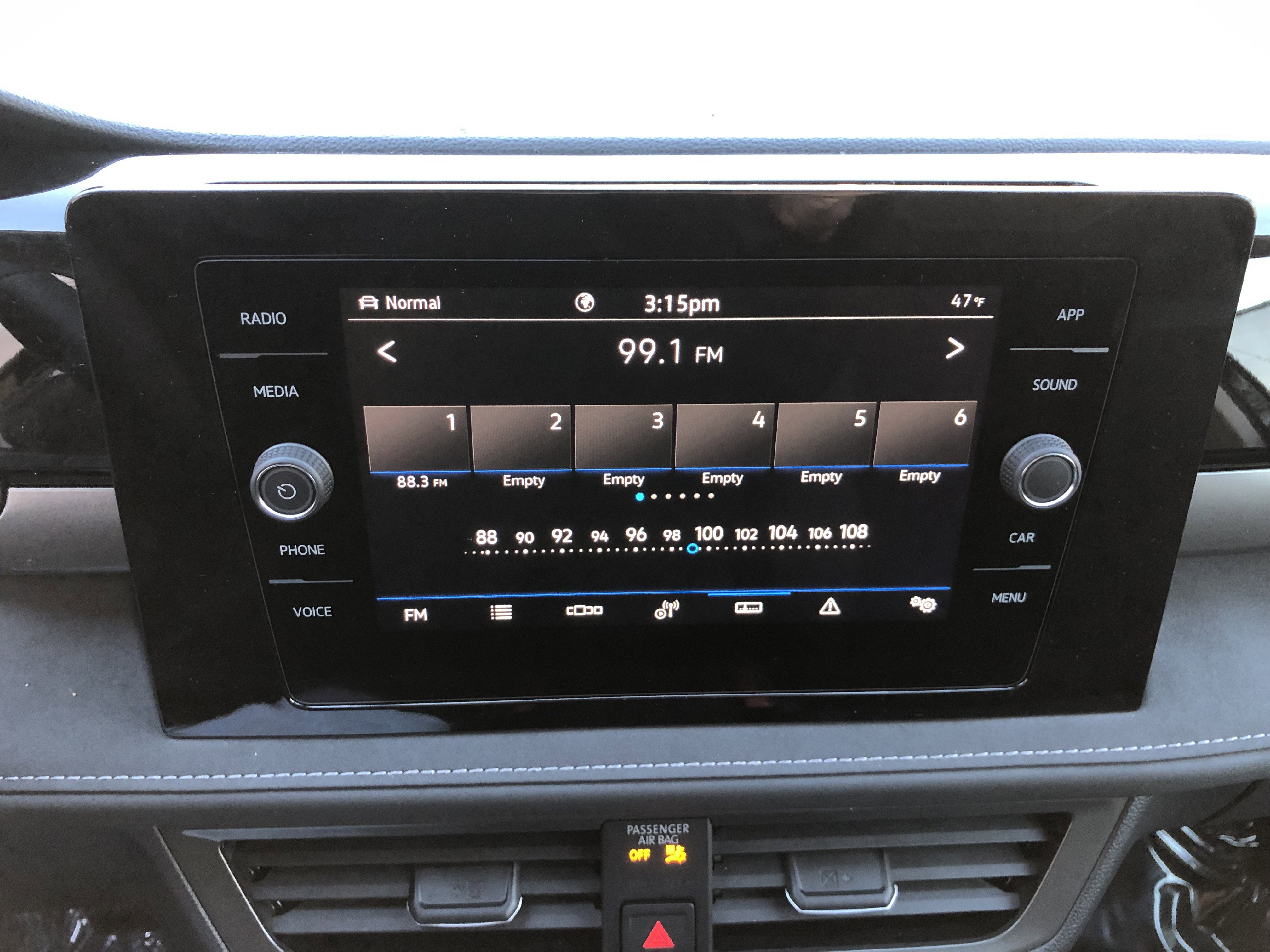 2026 Volkswagen Taos SE Black