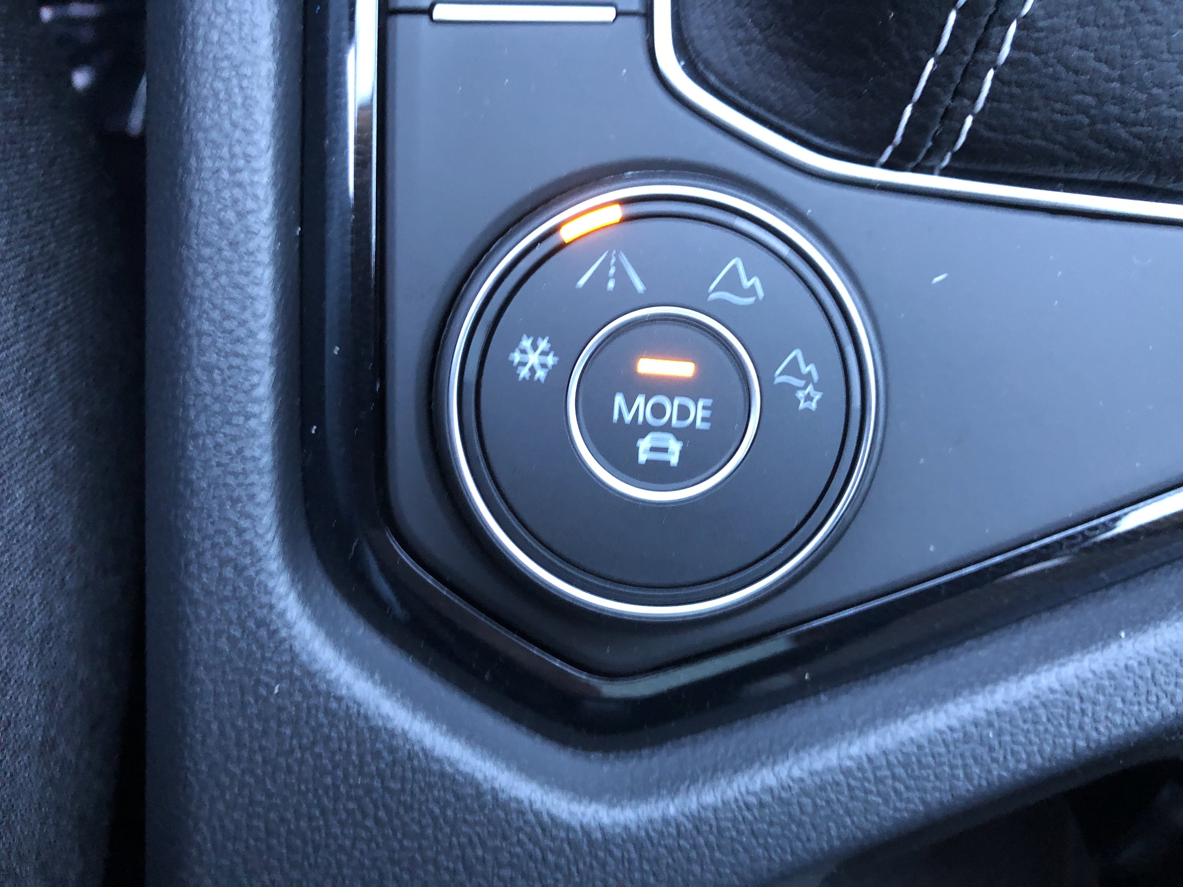 2026 Volkswagen Taos SE Black