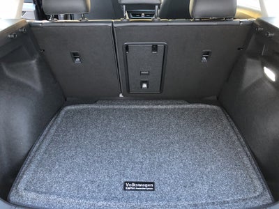 2026 Volkswagen Taos SE Black