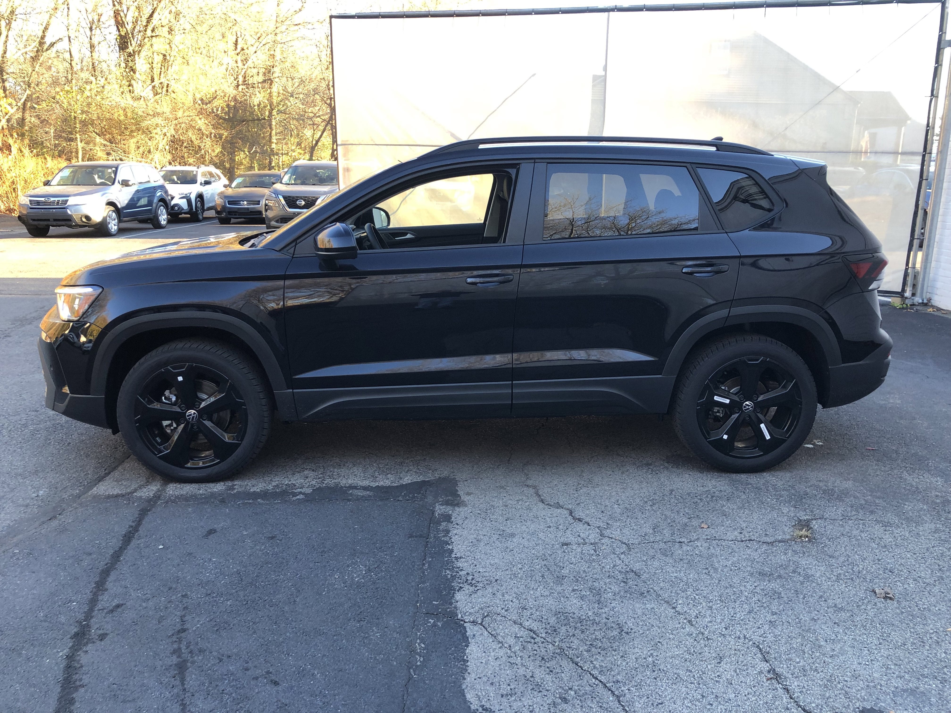 2026 Volkswagen Taos SE Black