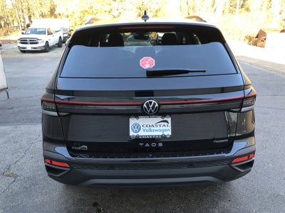 2026 Volkswagen Taos SE Black
