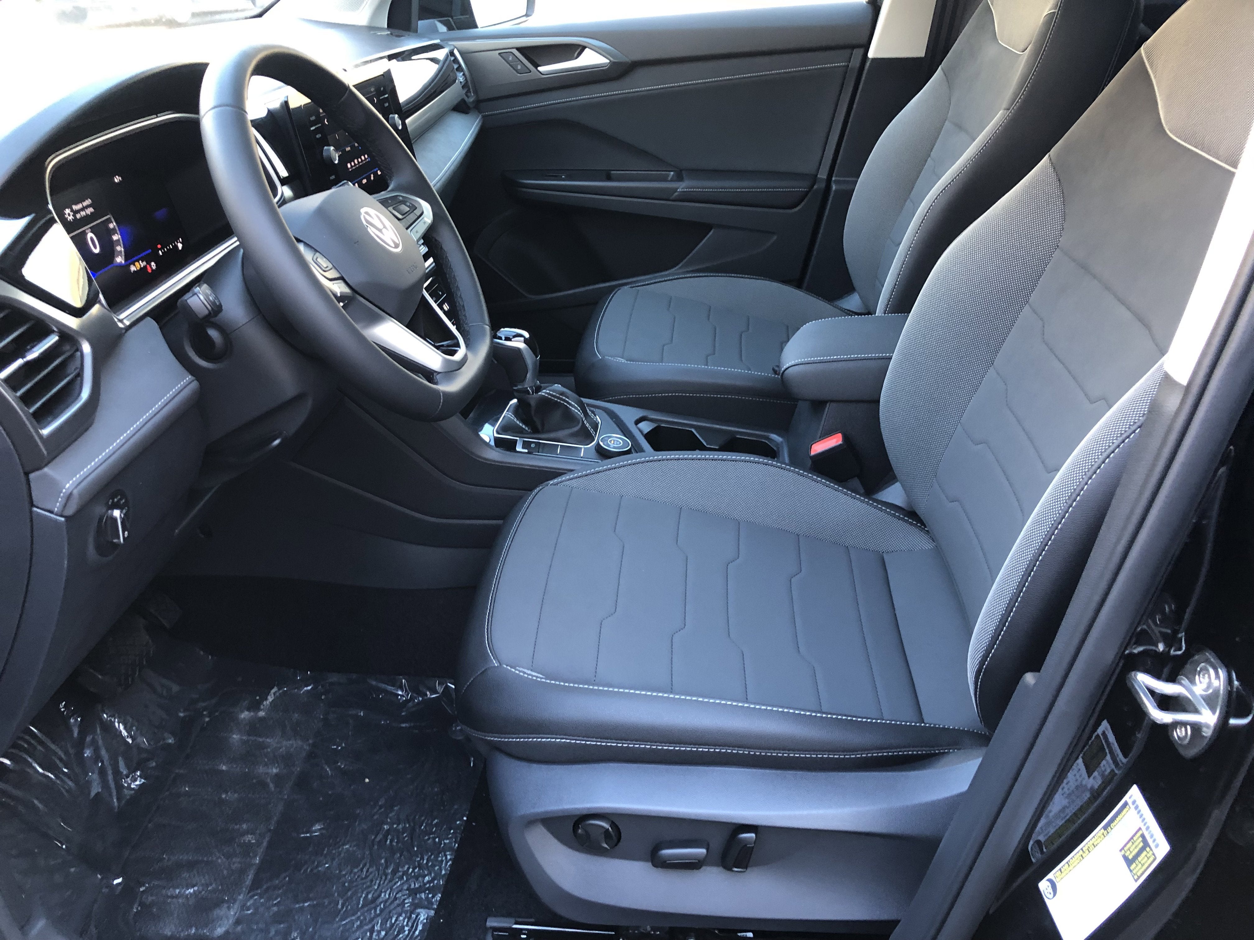 2026 Volkswagen Taos SE Black