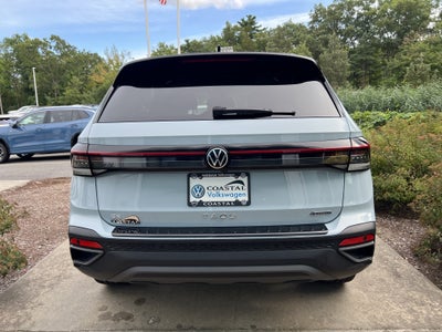 2025 Volkswagen Taos SE Black