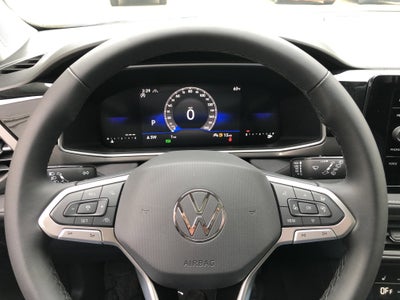 2026 Volkswagen Taos SE Black