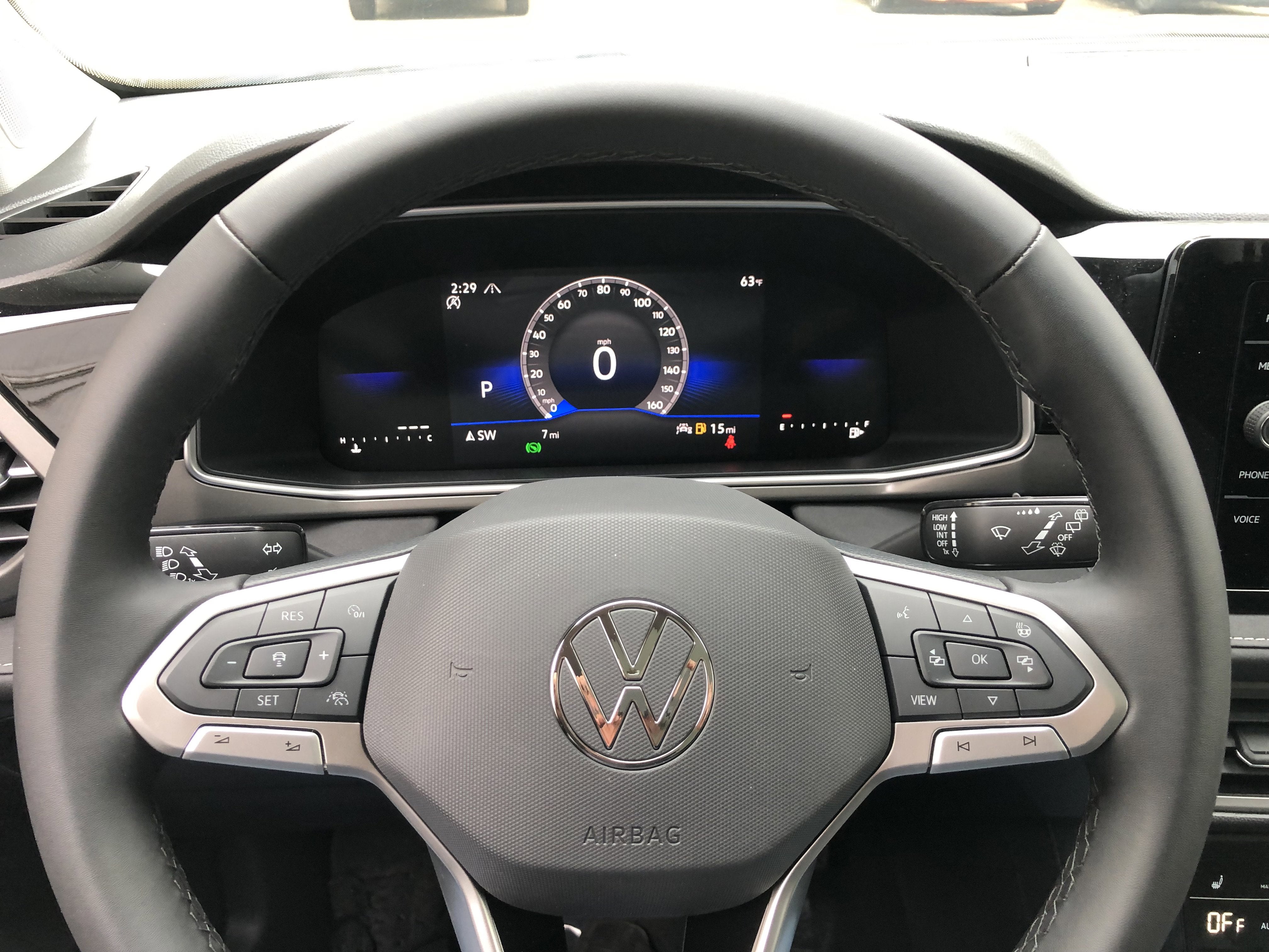 2026 Volkswagen Taos SE Black