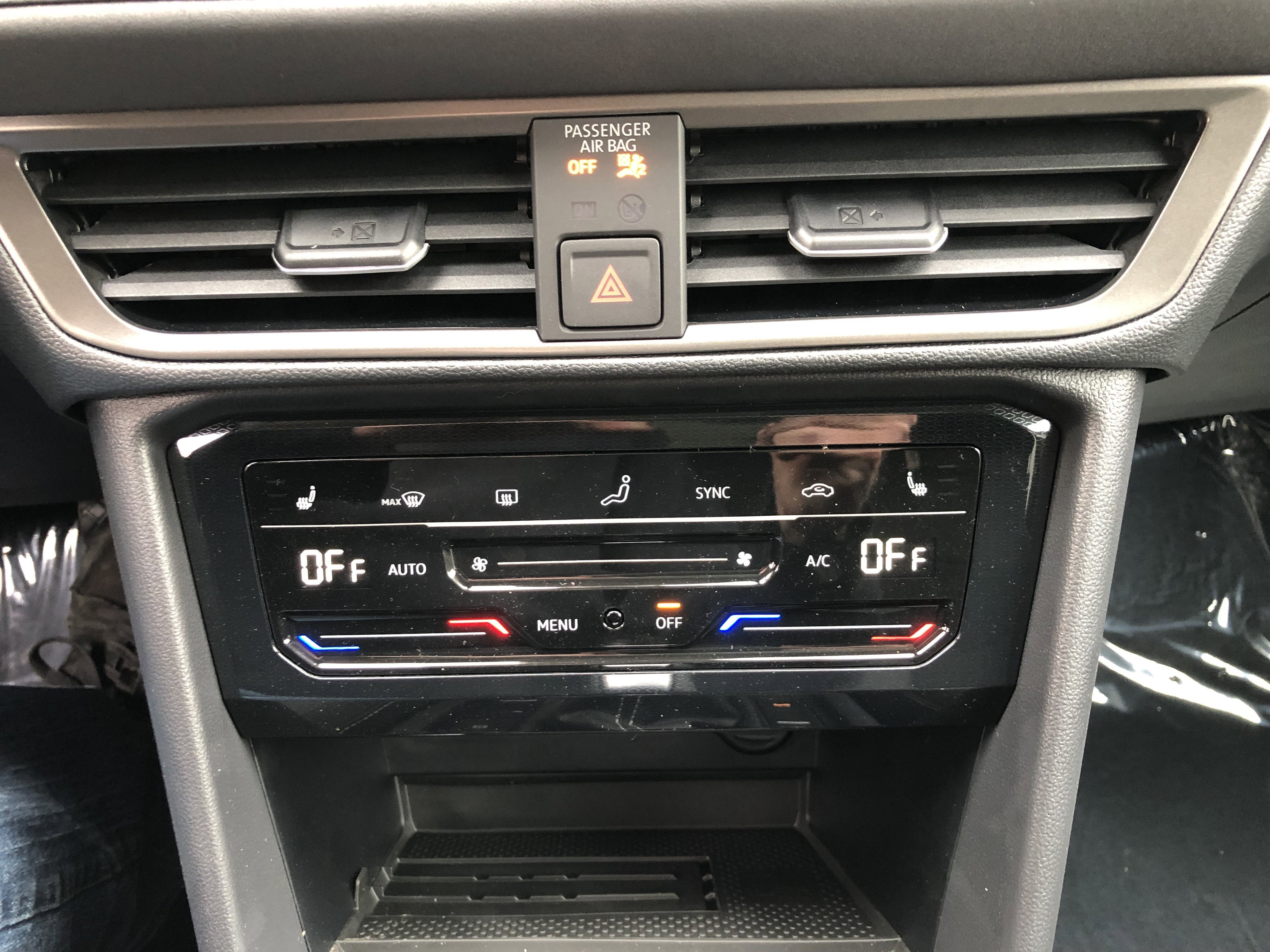 2026 Volkswagen Taos SE Black