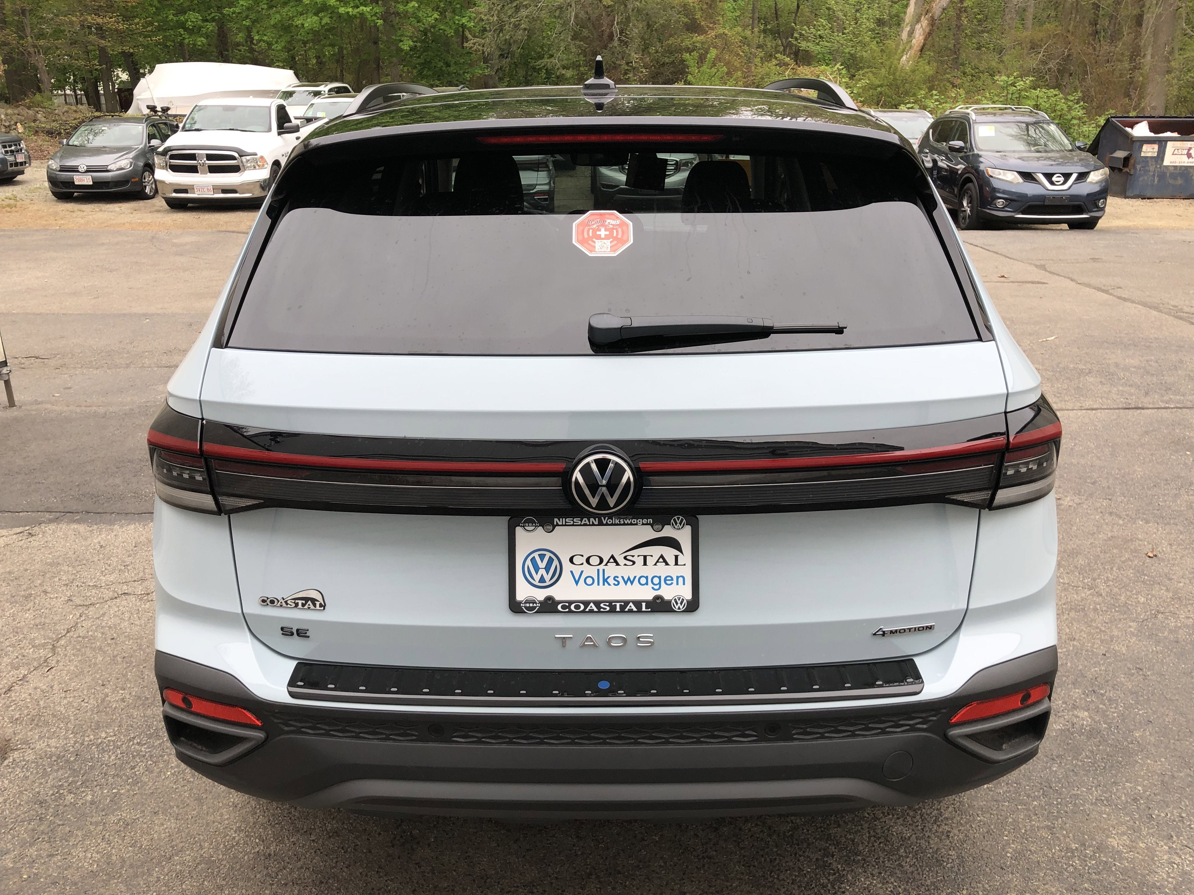 2026 Volkswagen Taos SE Black
