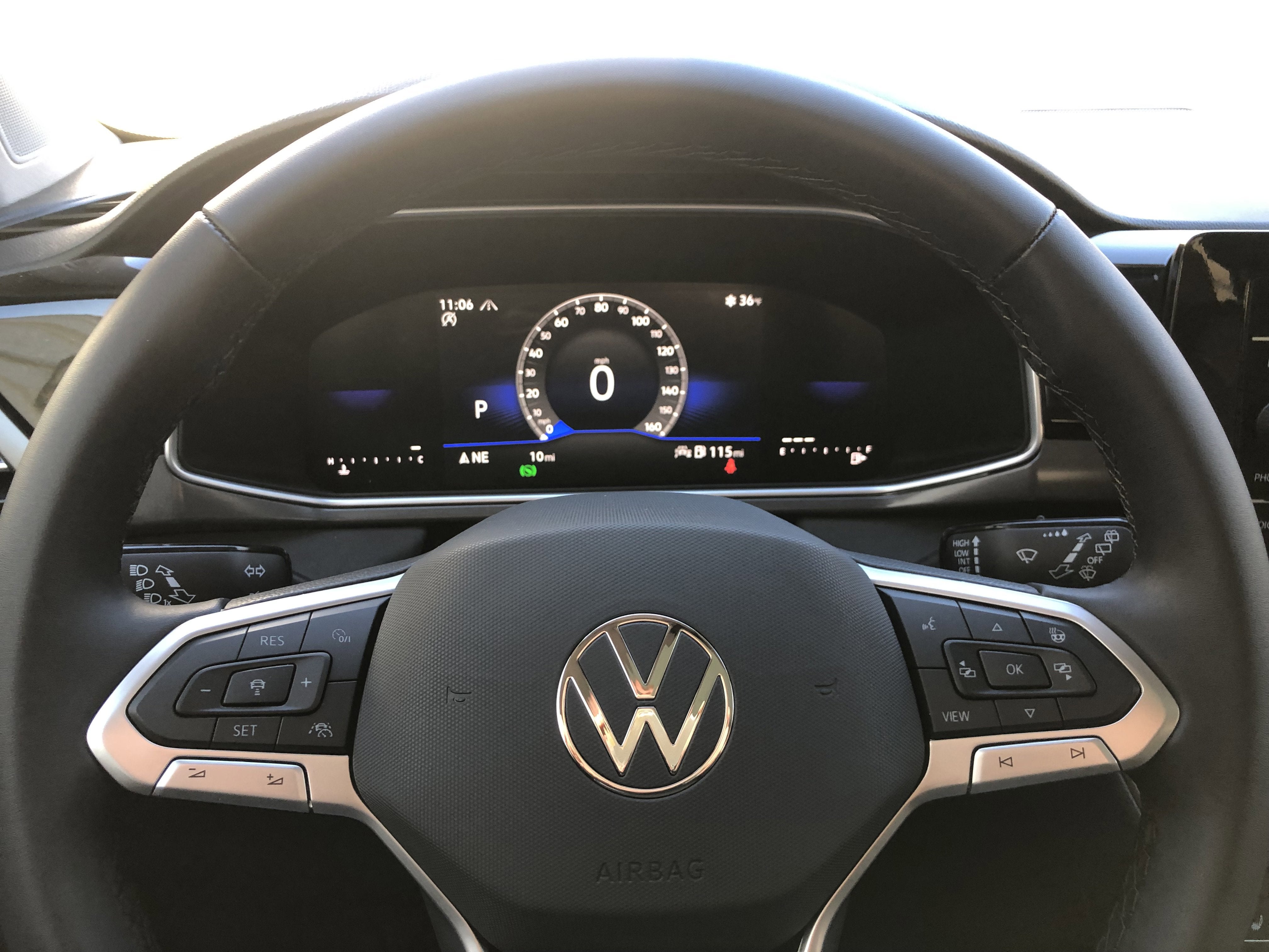 2026 Volkswagen Taos SE Black