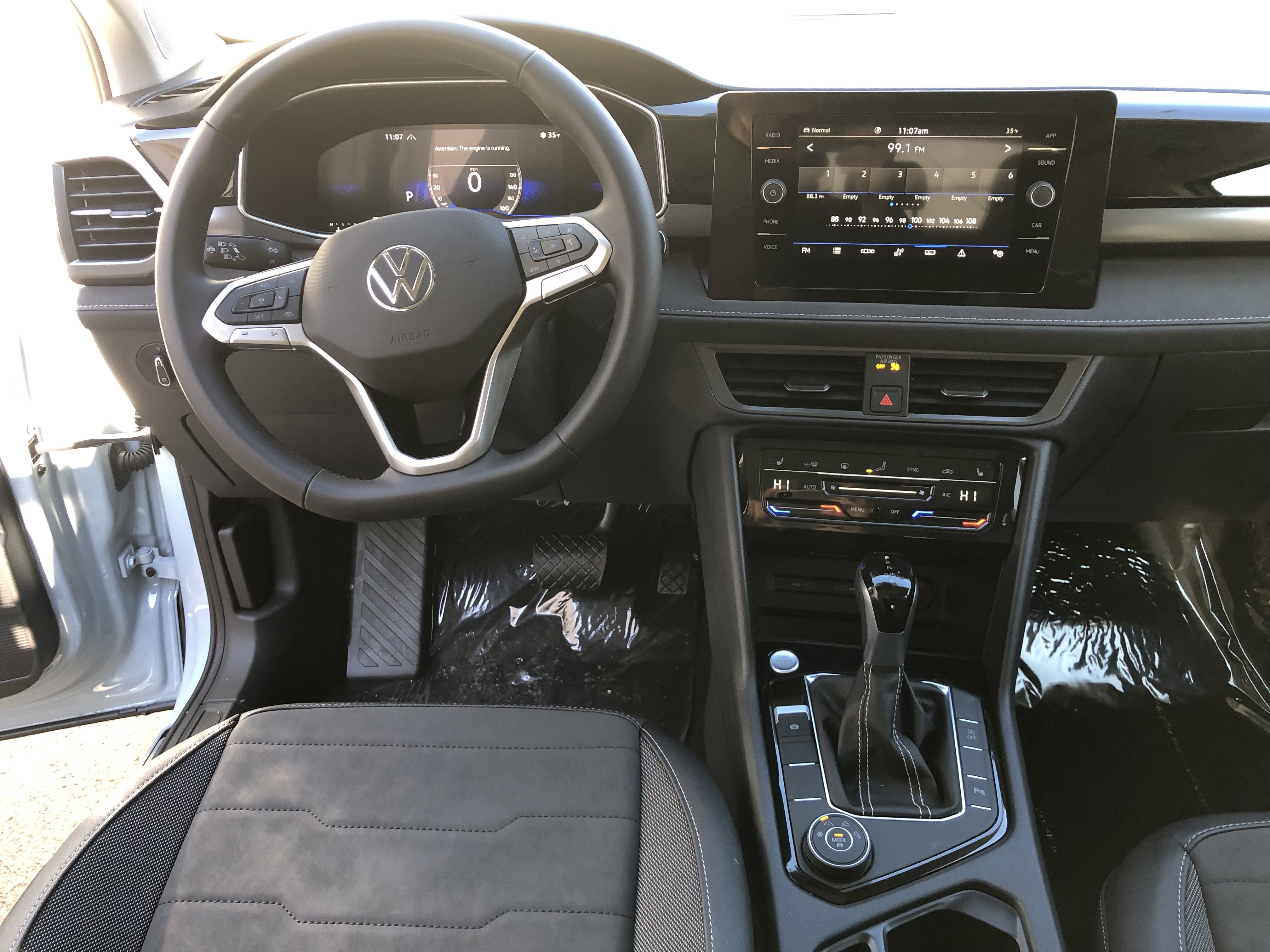 2026 Volkswagen Taos SE Black