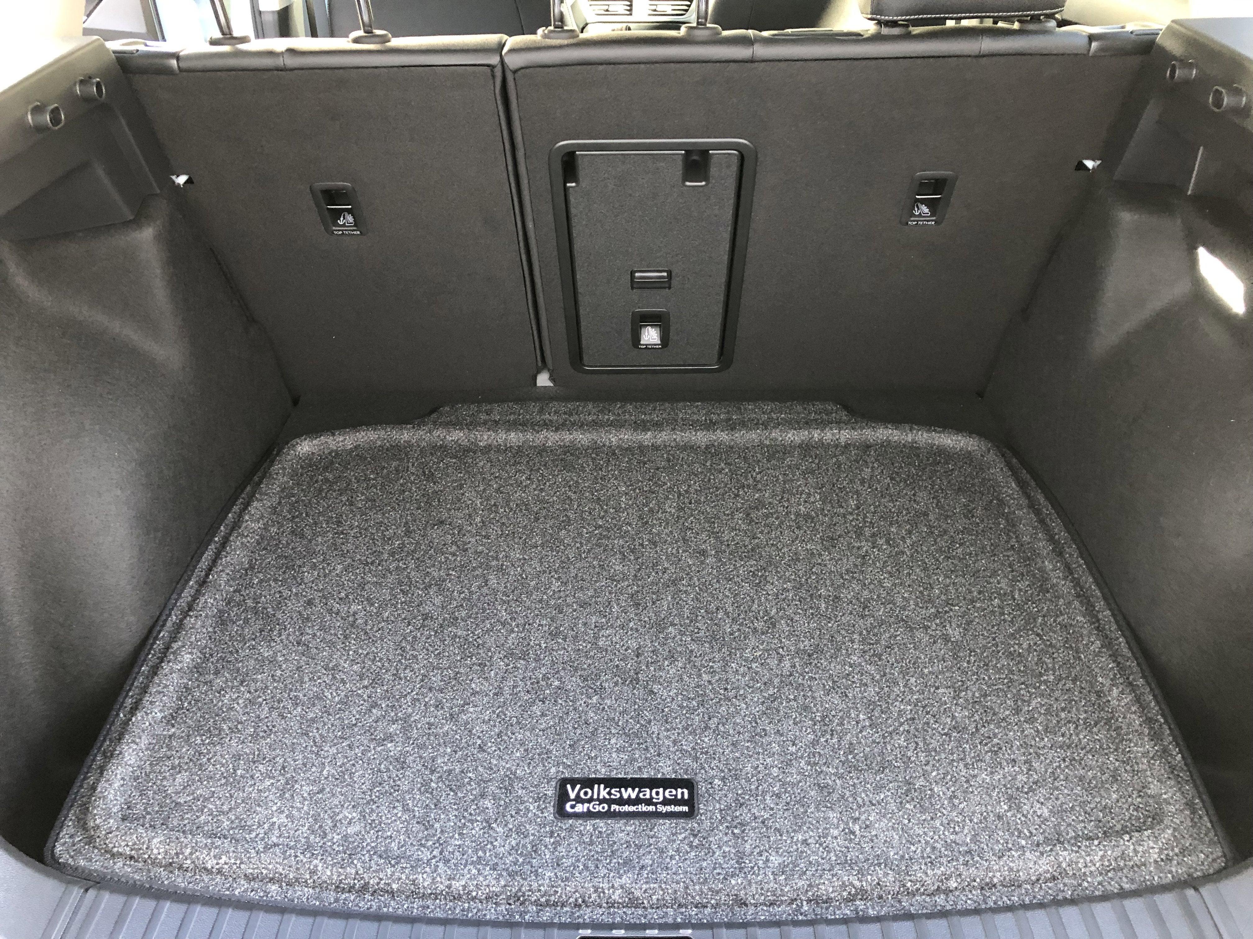 2026 Volkswagen Taos SE Black