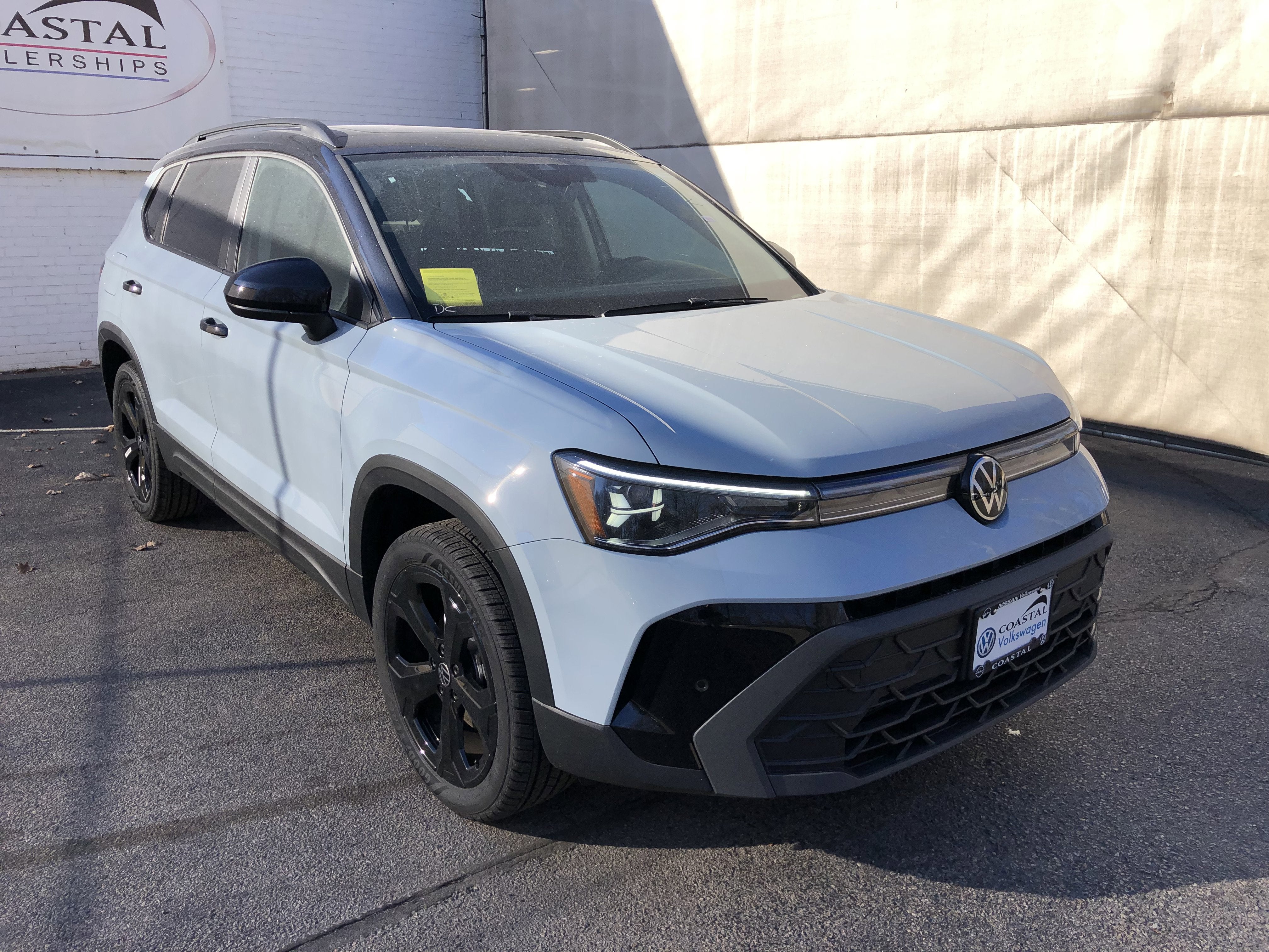 2026 Volkswagen Taos SE Black