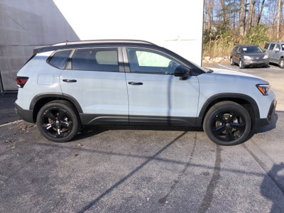 2026 Volkswagen Taos SE Black