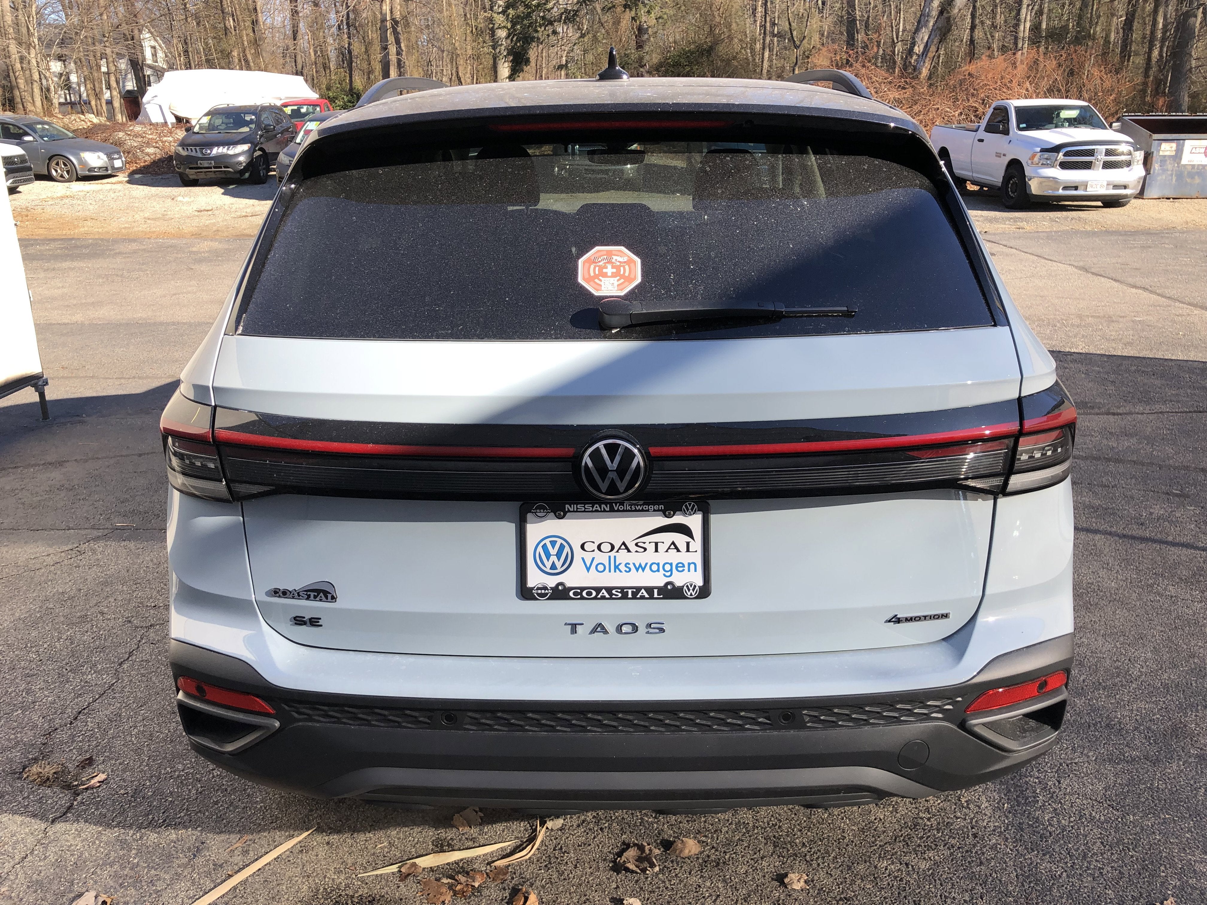 2026 Volkswagen Taos SE Black