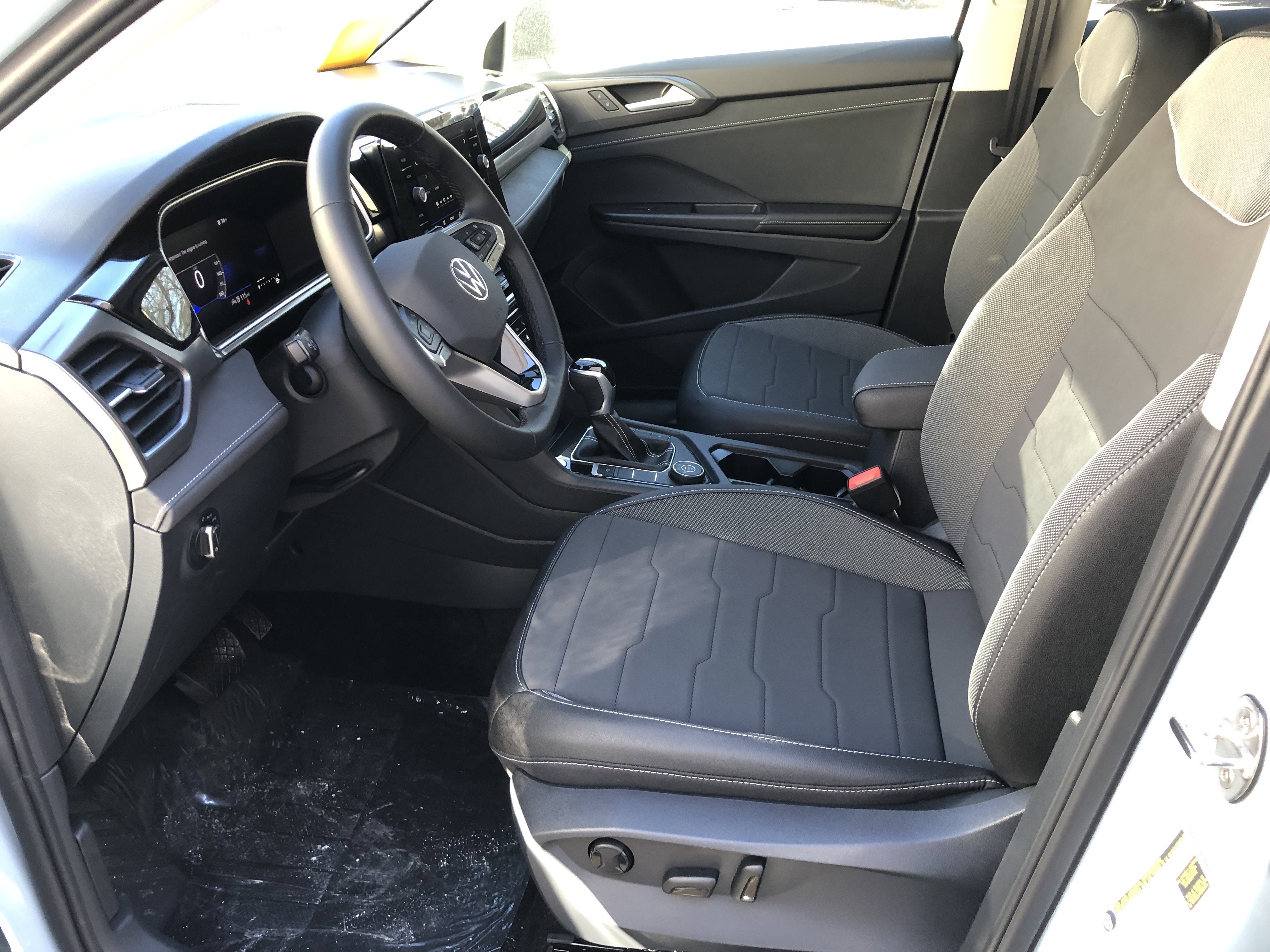 2026 Volkswagen Taos SE Black