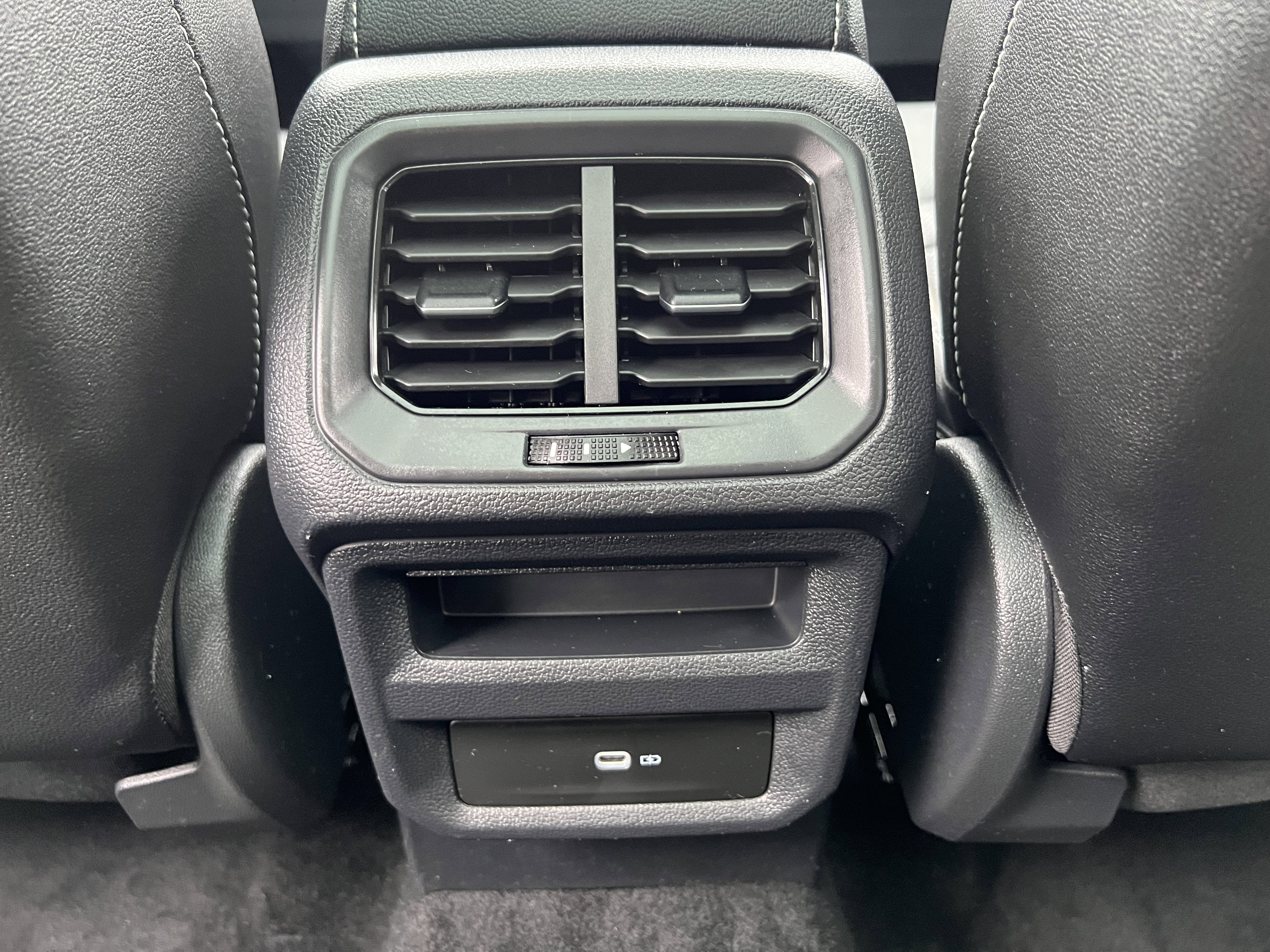 2023 Volkswagen Taos SEL