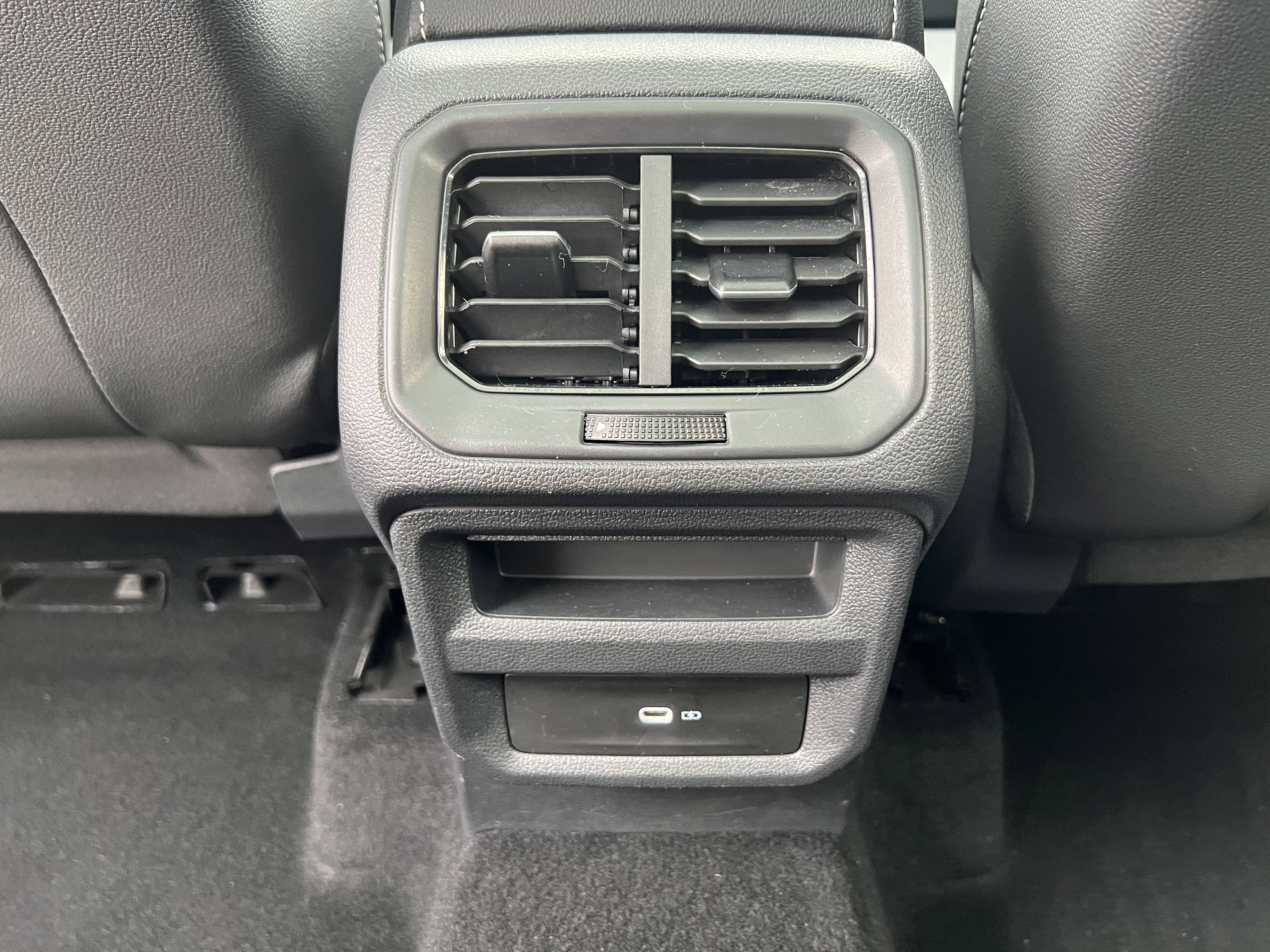 2023 Volkswagen Taos SEL