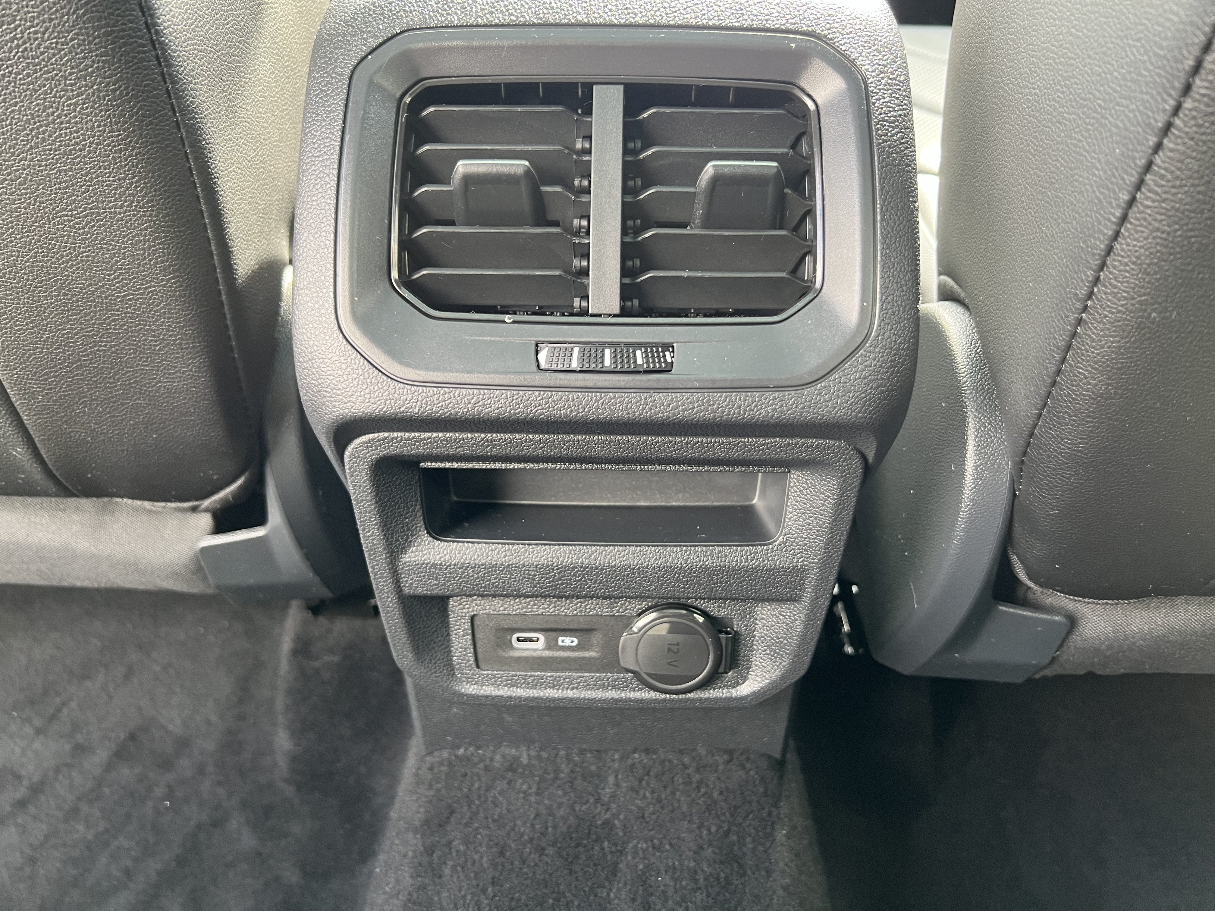 2023 Volkswagen Tiguan SEL R-Line