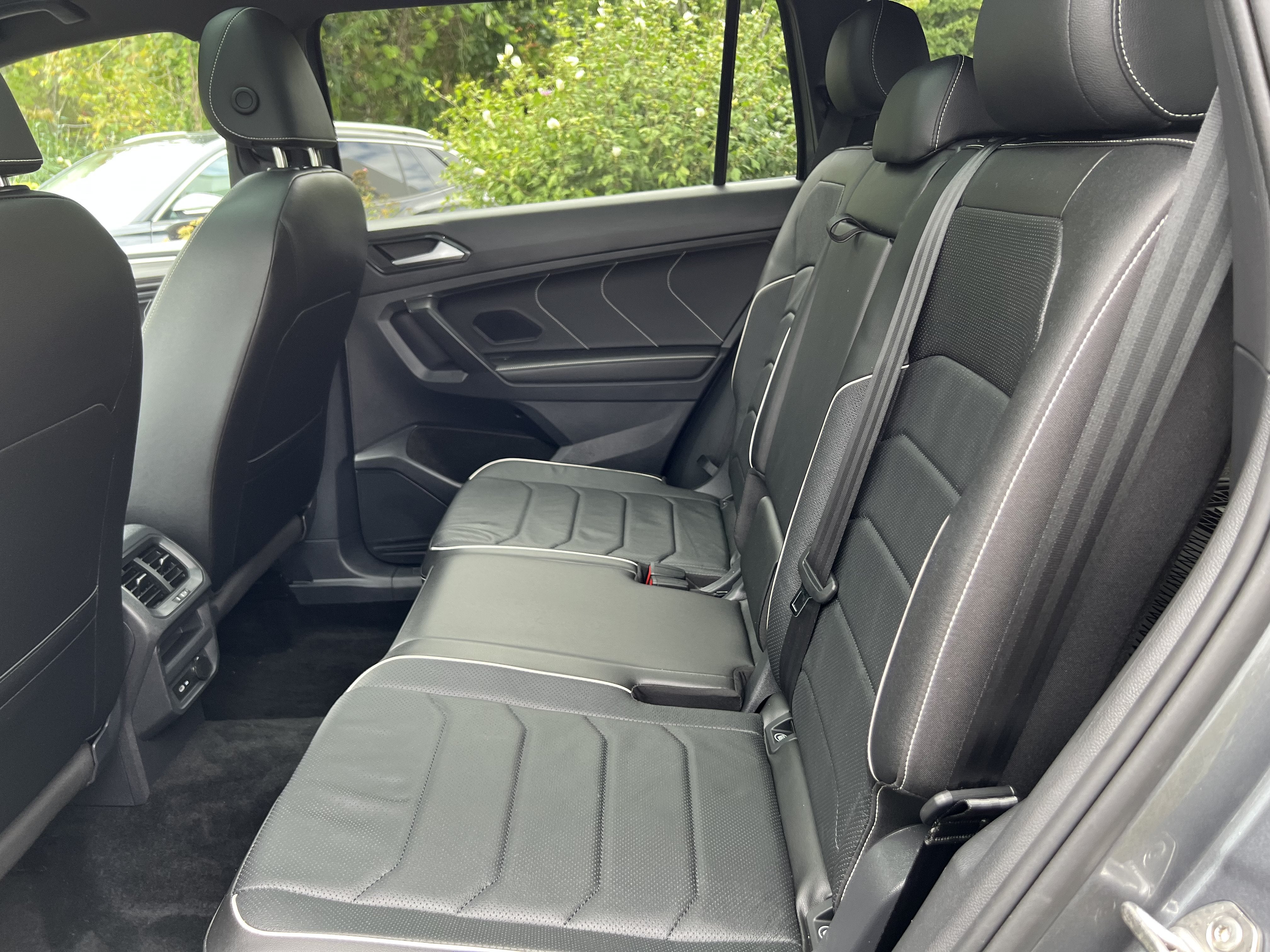 2023 Volkswagen Tiguan SEL R-Line