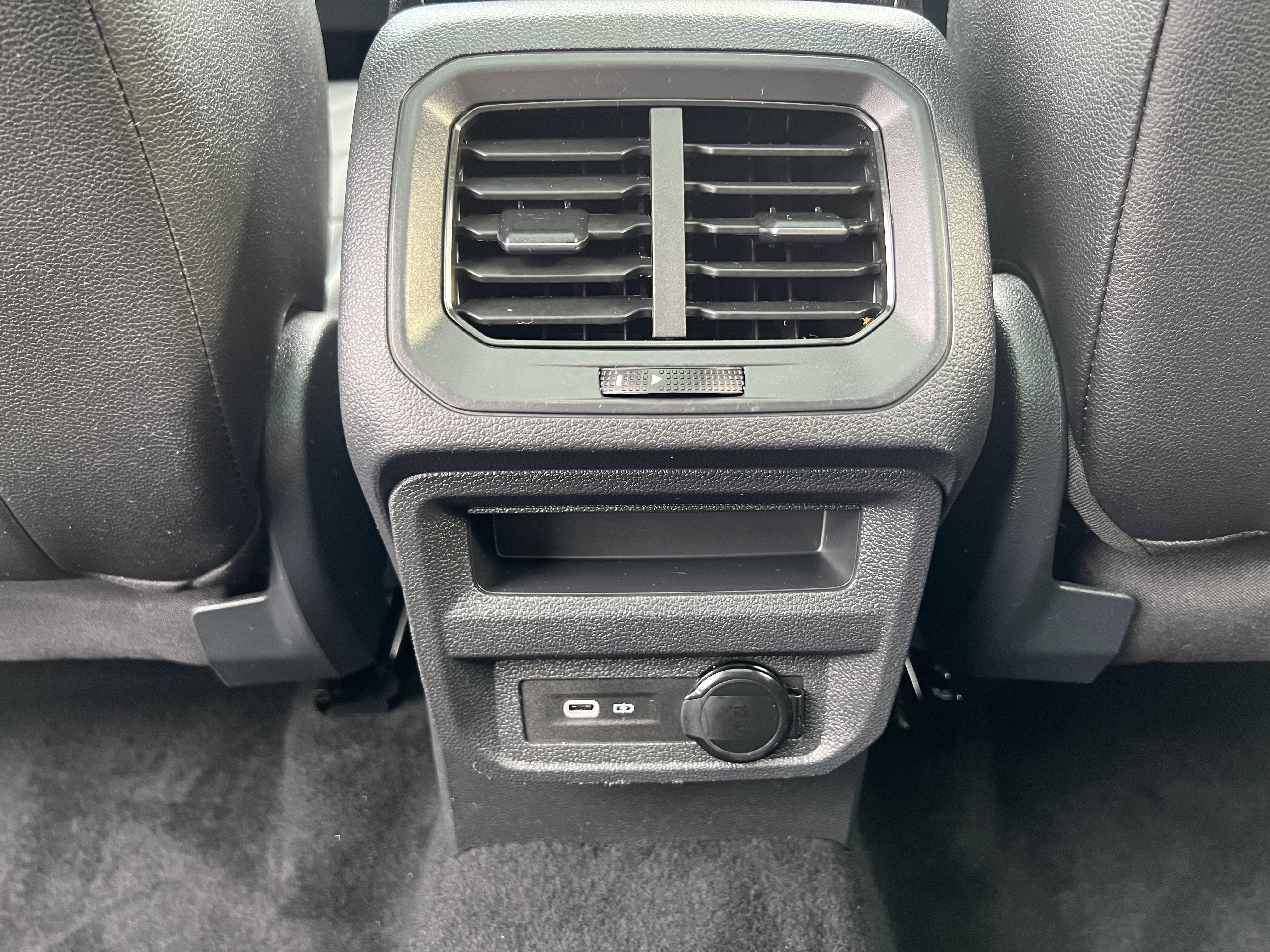 2023 Volkswagen Tiguan SEL R-Line