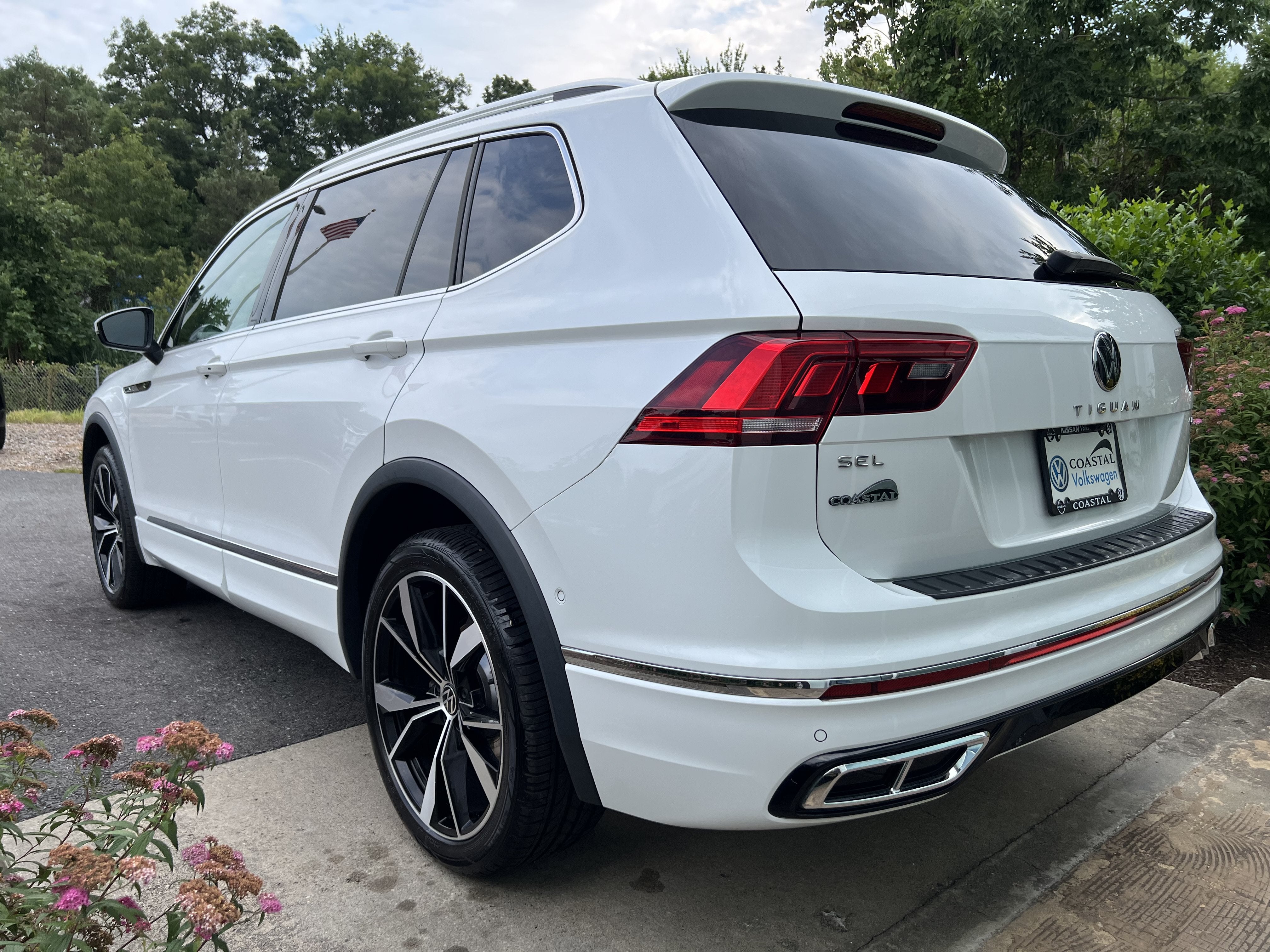 2023 Volkswagen Tiguan SEL R-Line