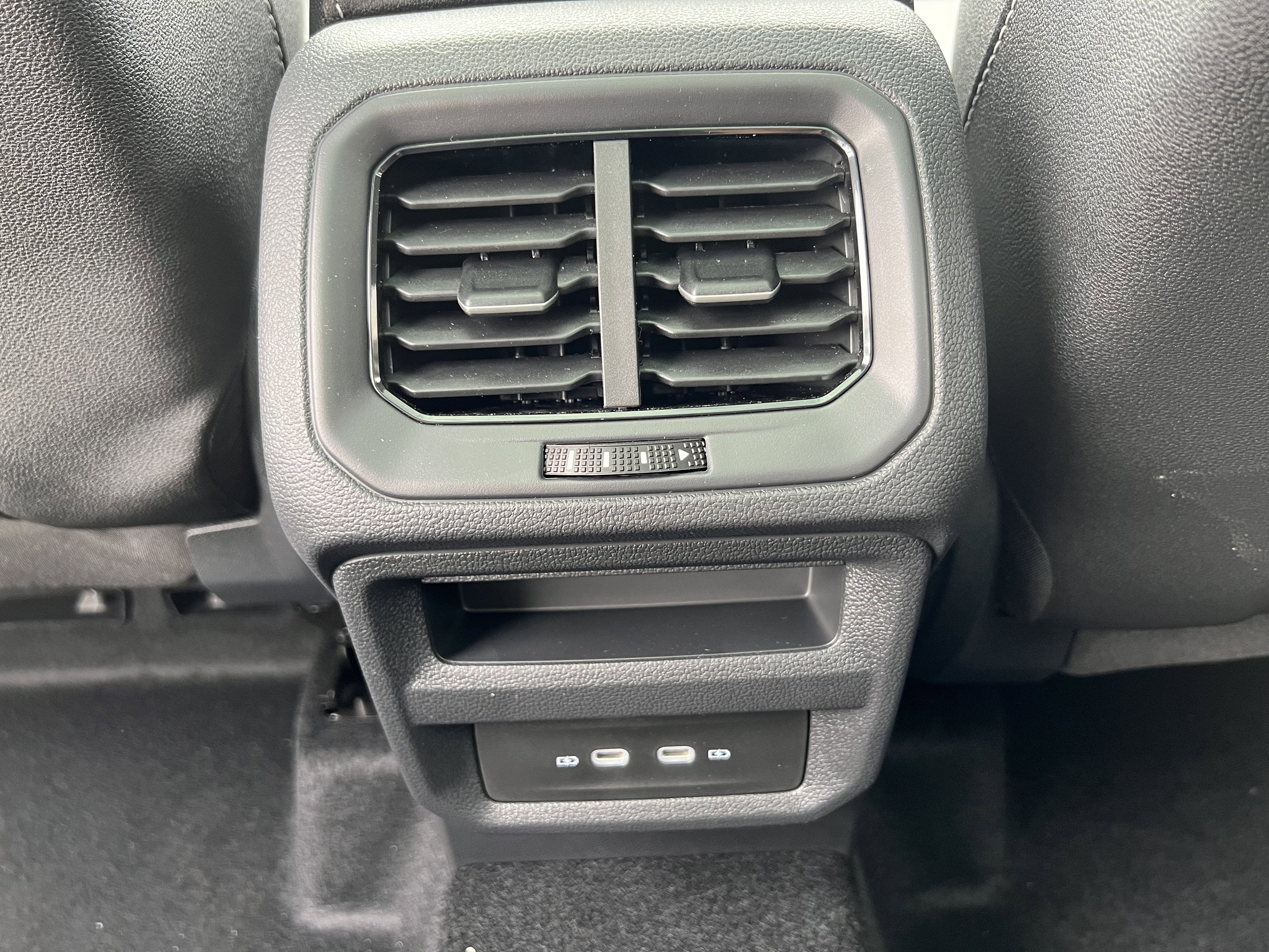 2026 Volkswagen Taos SEL
