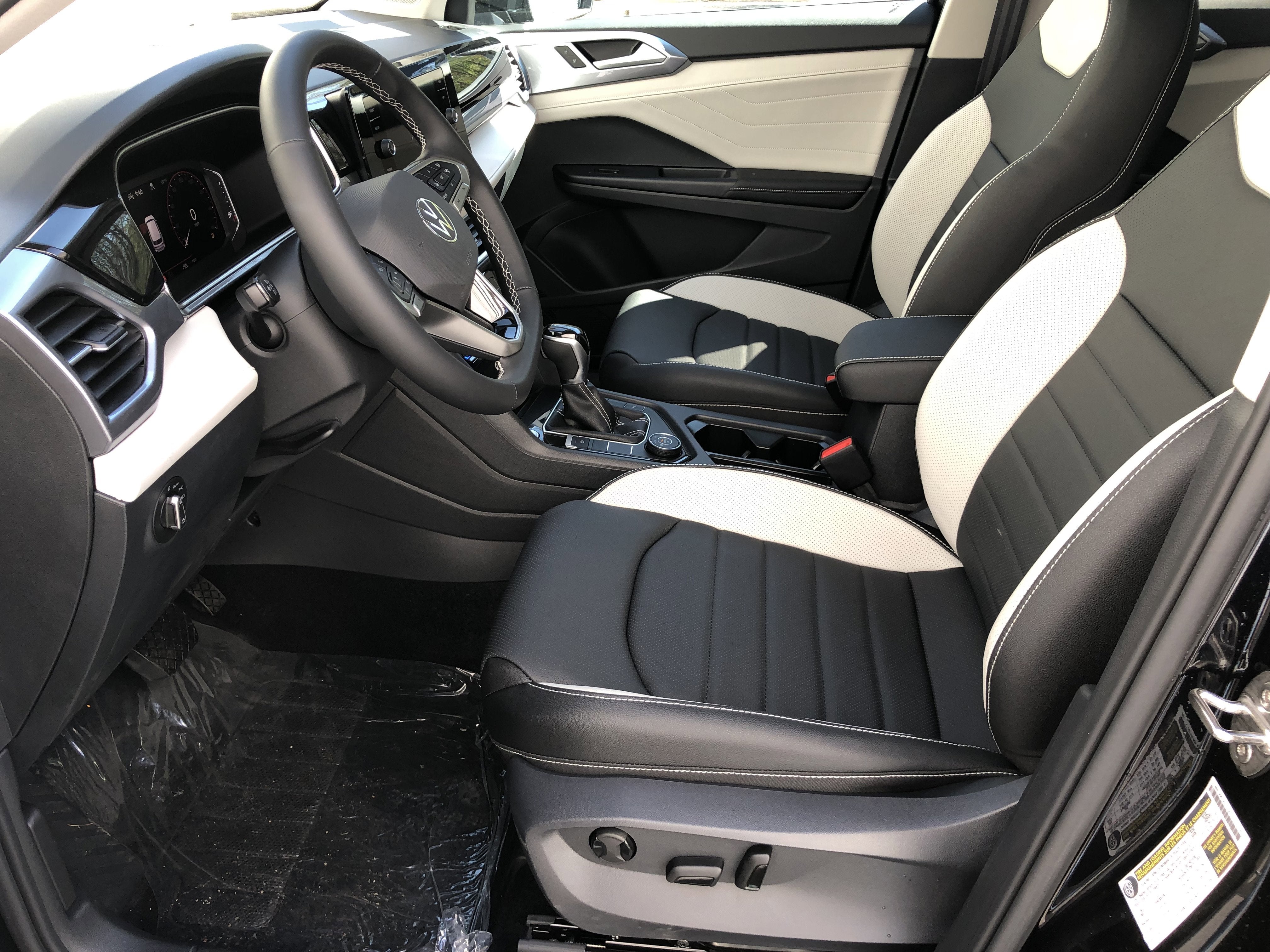 2026 Volkswagen Taos SEL
