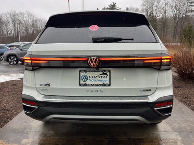 2025 Volkswagen Taos SEL w/black wheel package