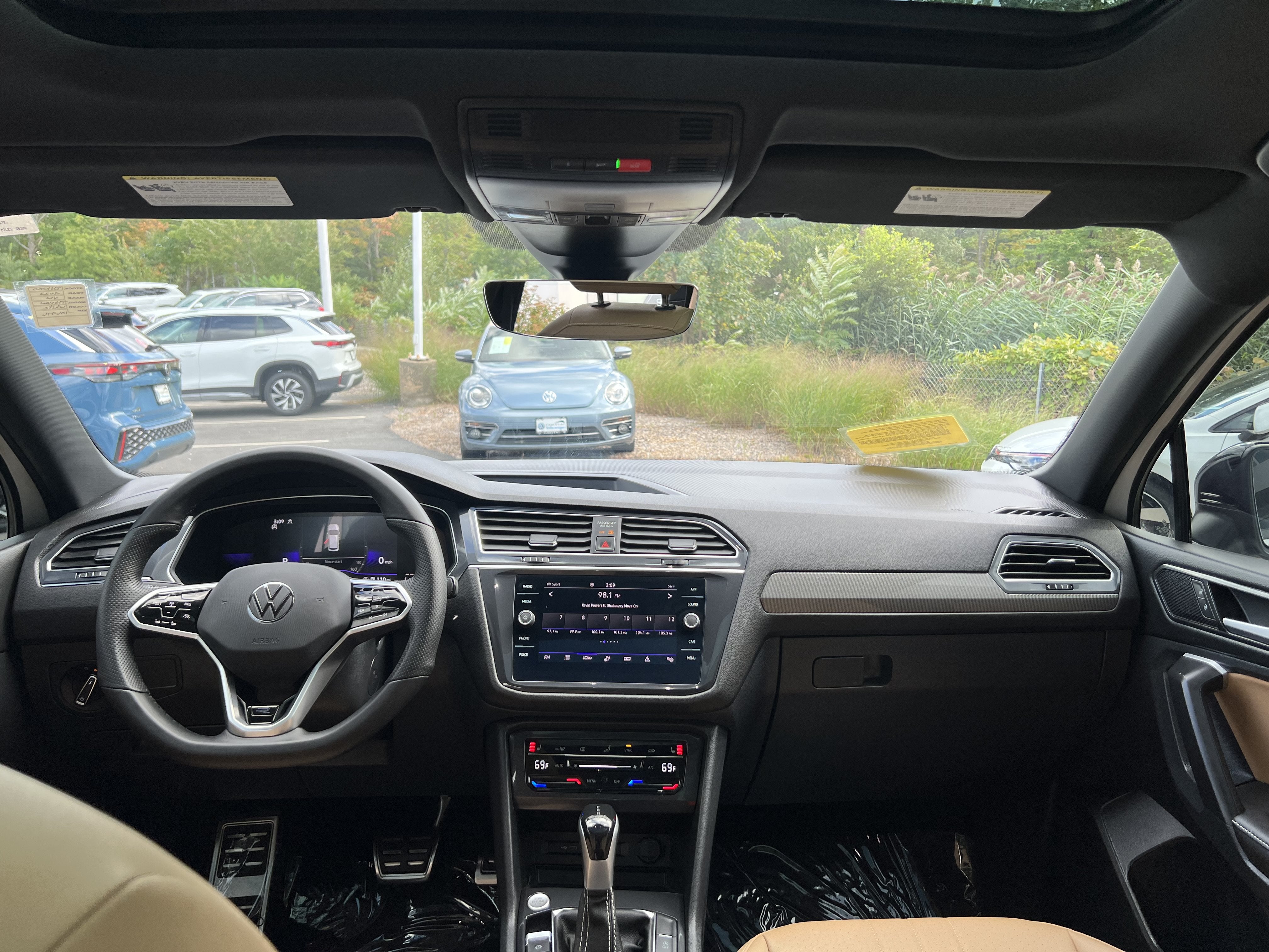 2023 Volkswagen Tiguan SE R-Line Black
