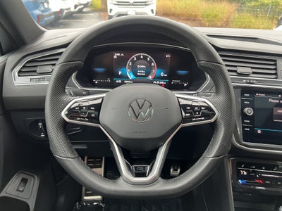 2024 Volkswagen Tiguan SE R-Line Black
