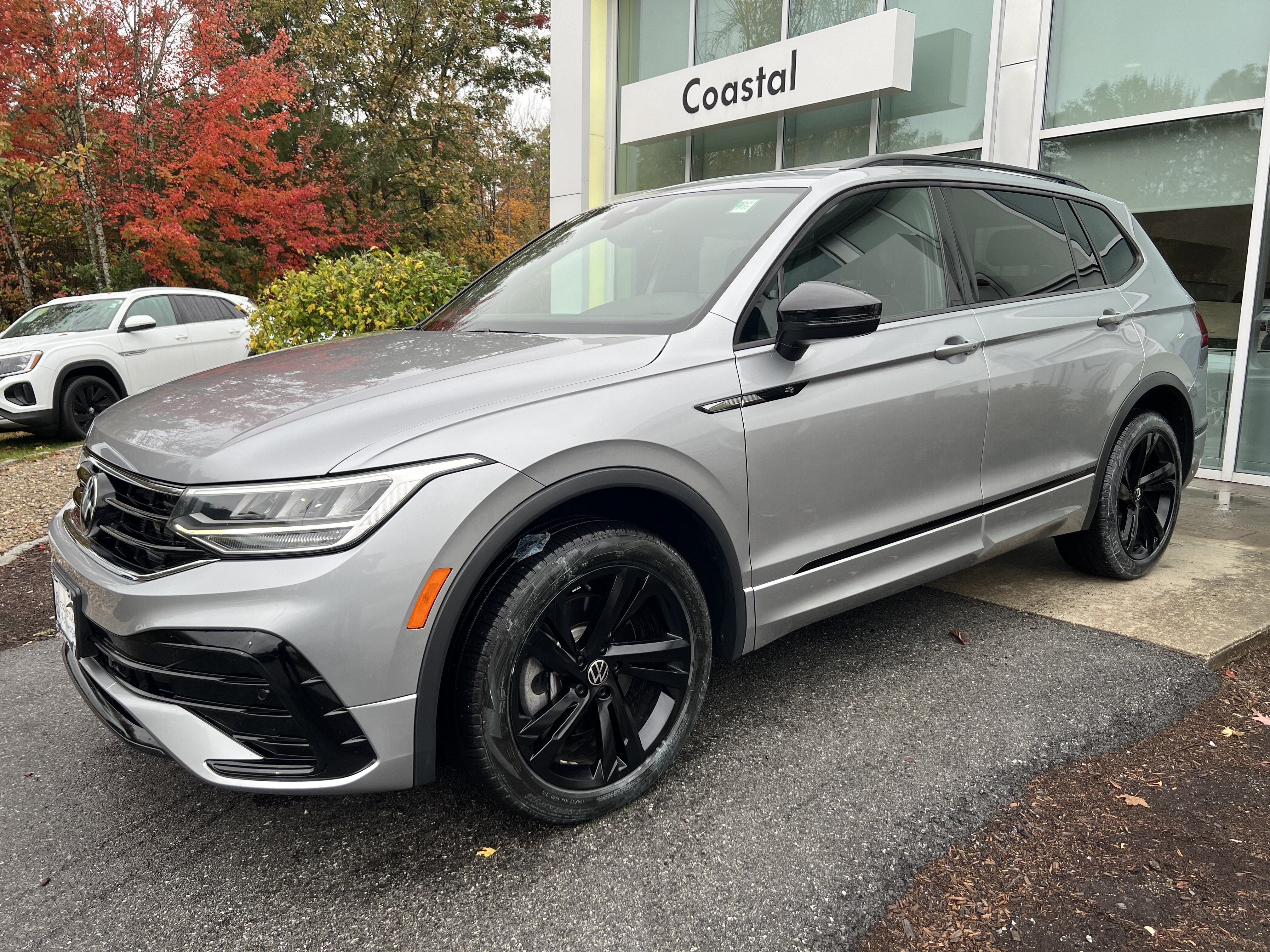 2024 Volkswagen Tiguan SE R-Line Black