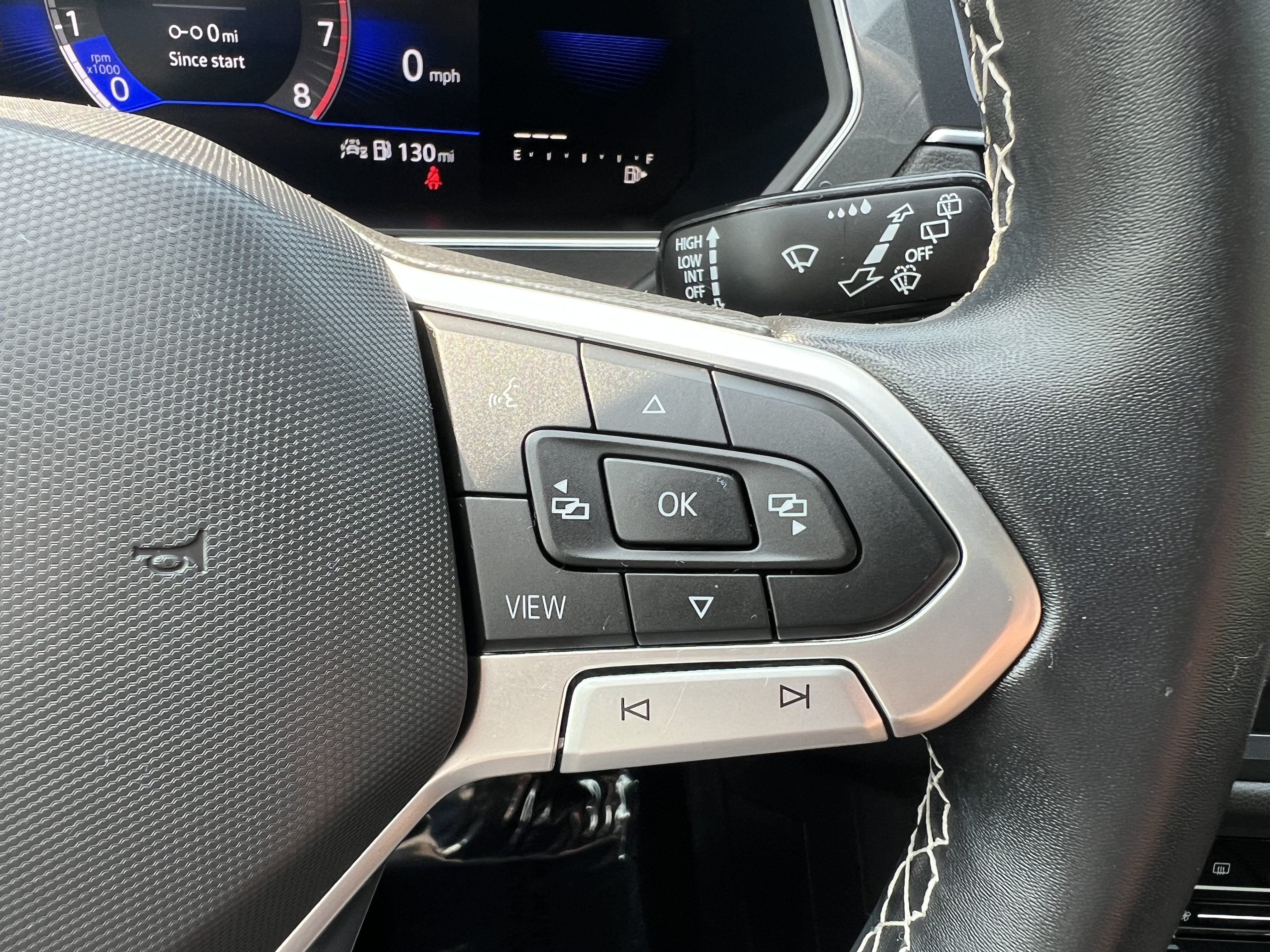 2023 Volkswagen Tiguan SE R-Line Black