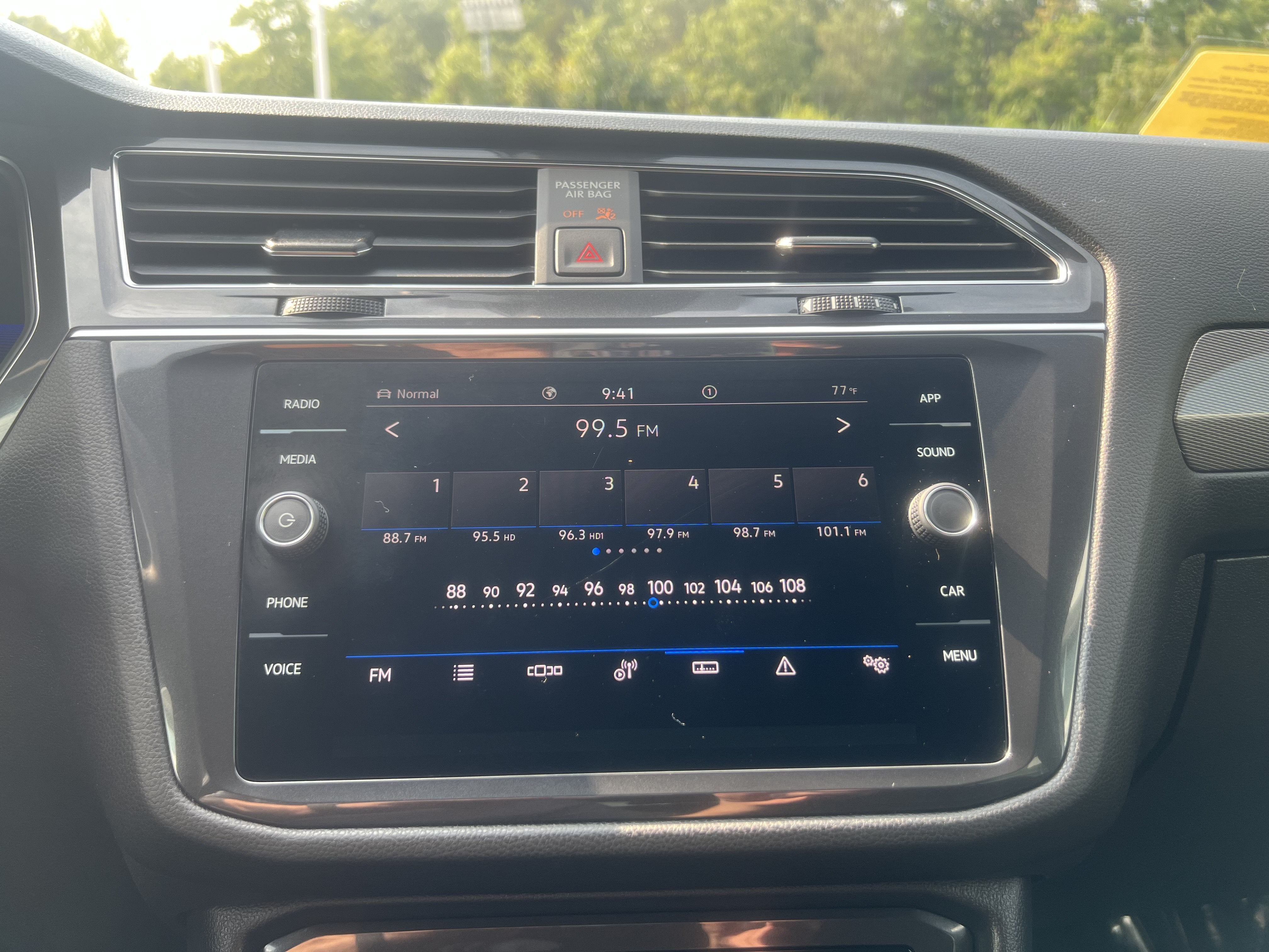 2023 Volkswagen Tiguan SE R-Line Black