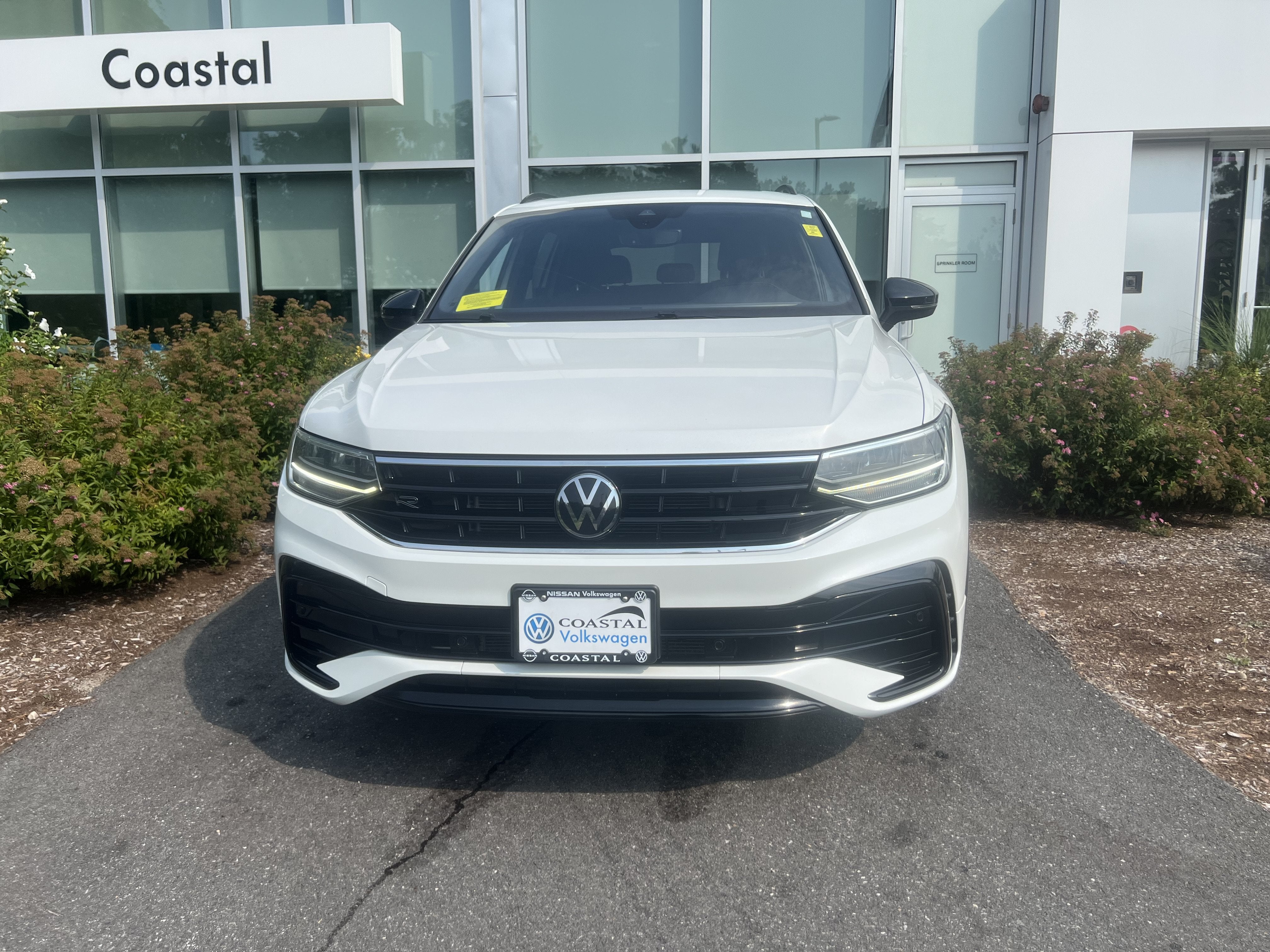 2023 Volkswagen Tiguan SE R-Line Black