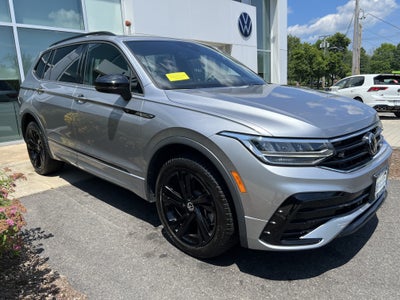 2023 Volkswagen Tiguan SE R-Line Black
