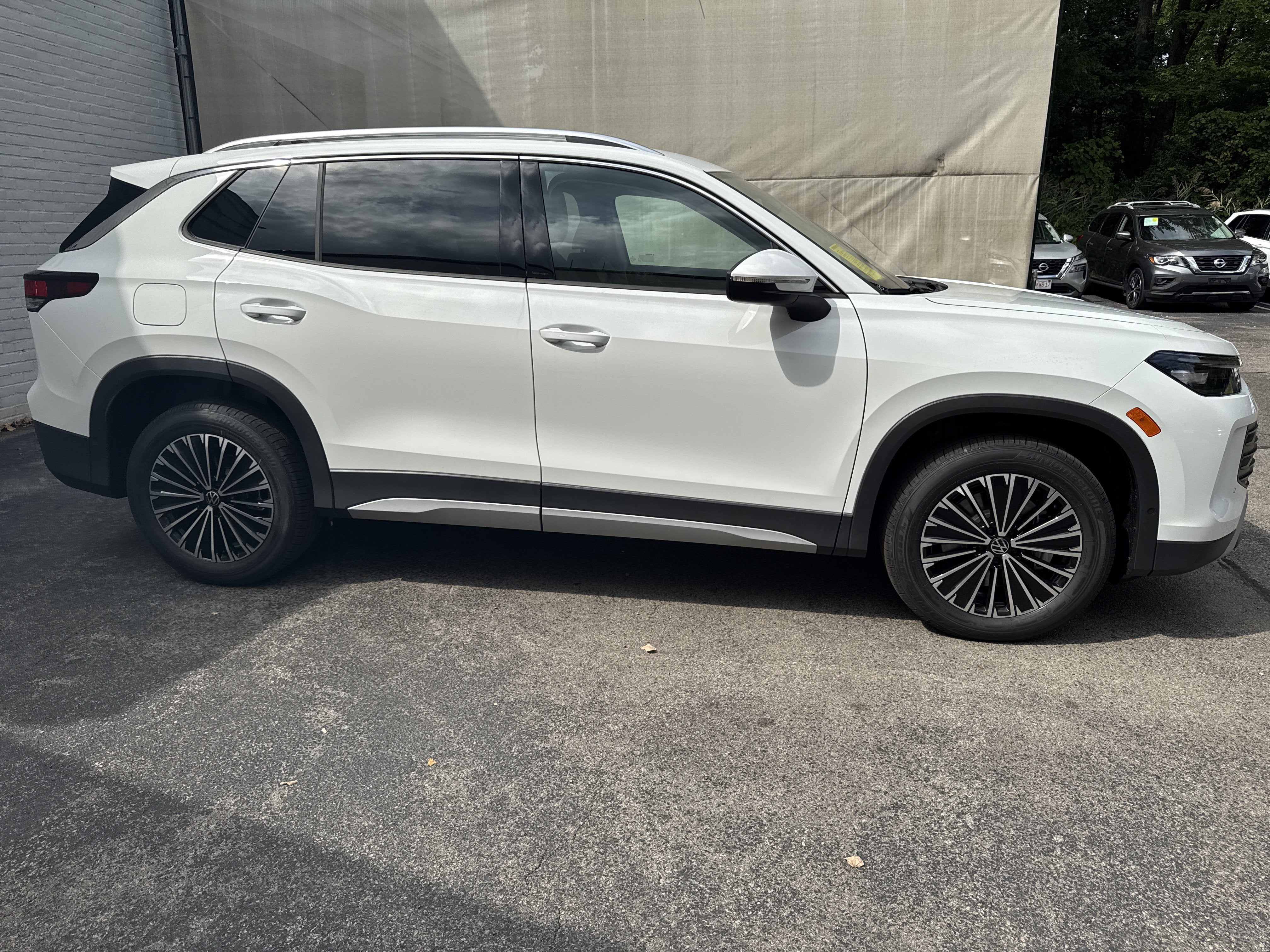 2026 Volkswagen Tiguan S w/18 wheel package