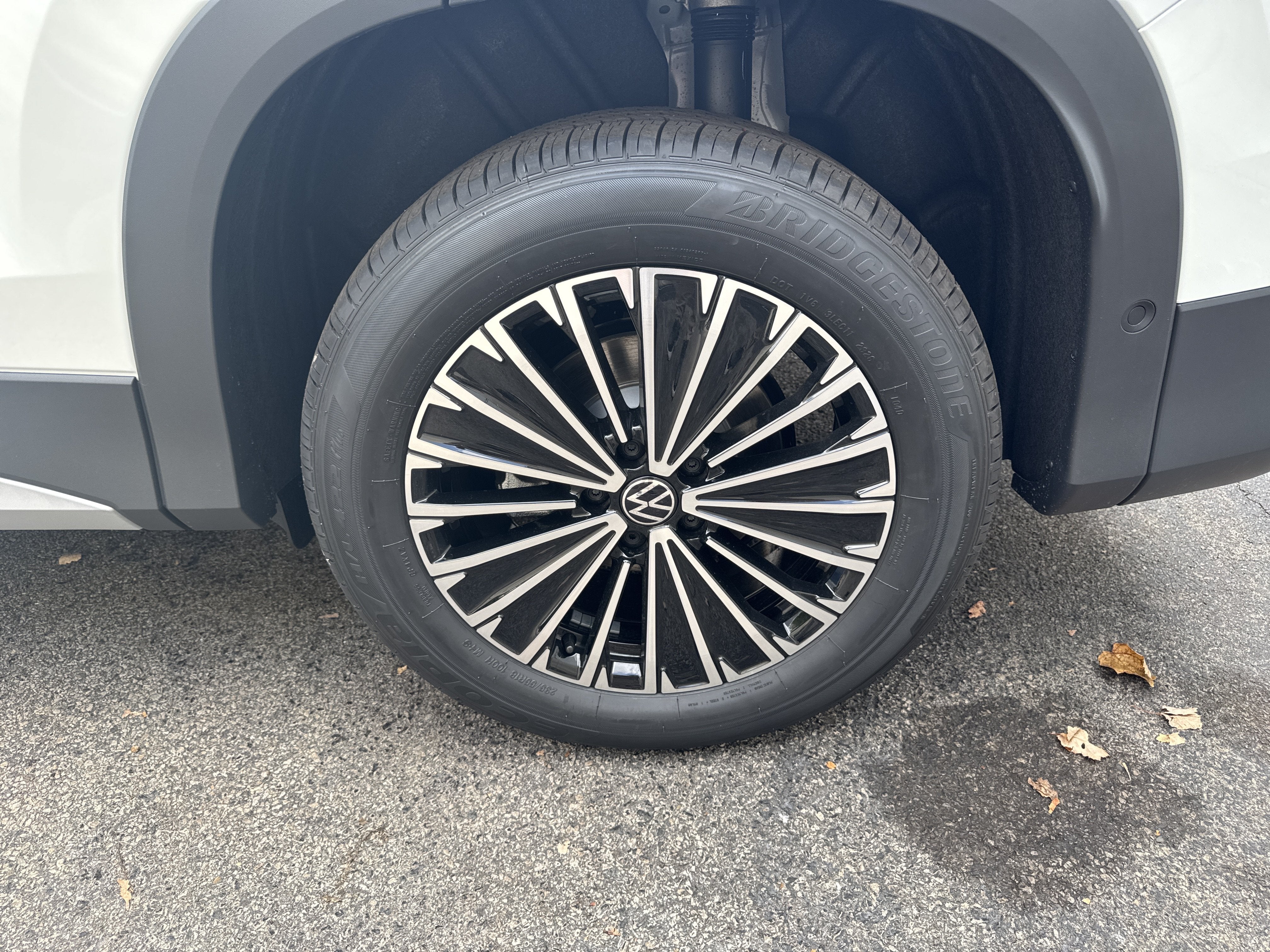 2026 Volkswagen Tiguan S w/18 wheel package