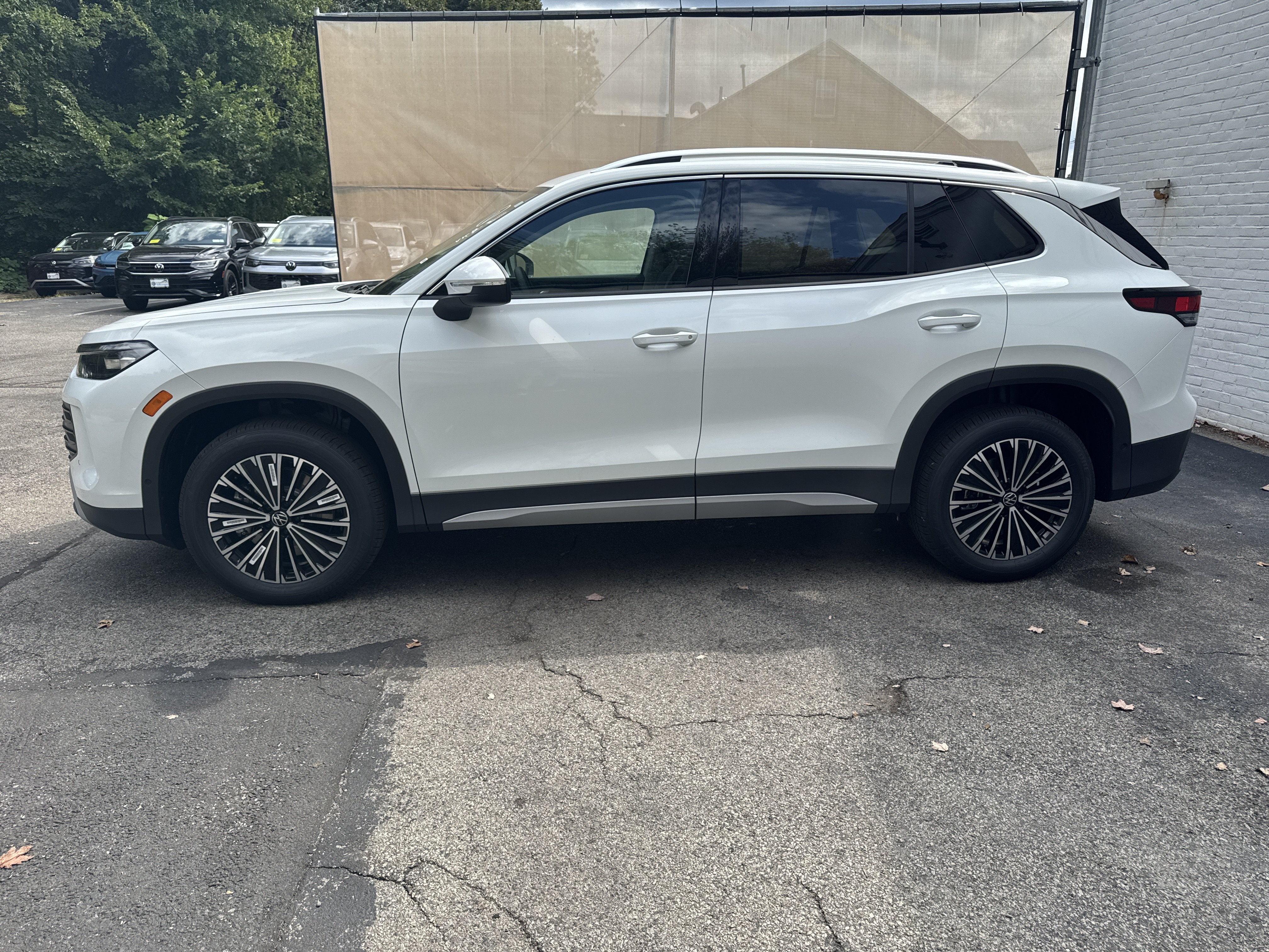 2026 Volkswagen Tiguan S w/18 wheel package