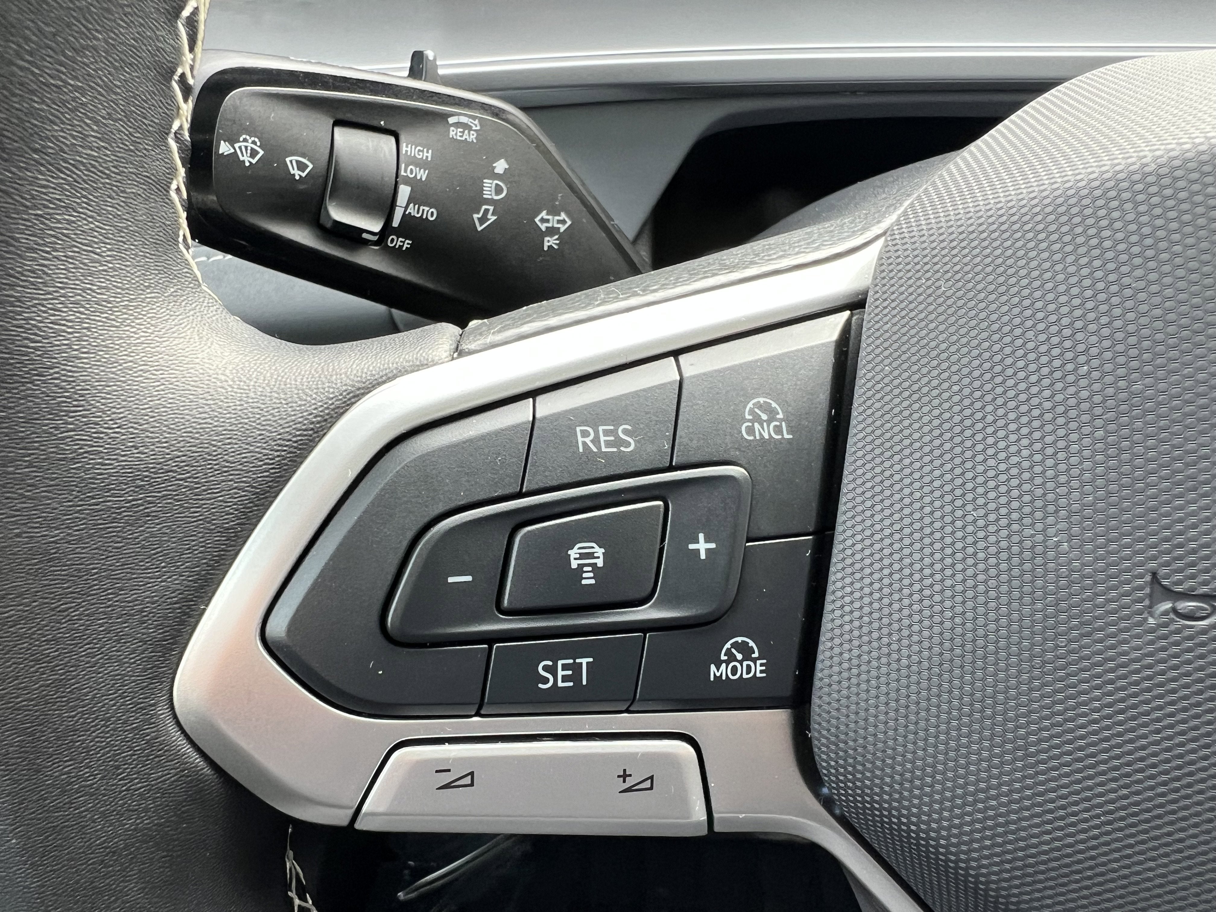 2025 Volkswagen Tiguan SE