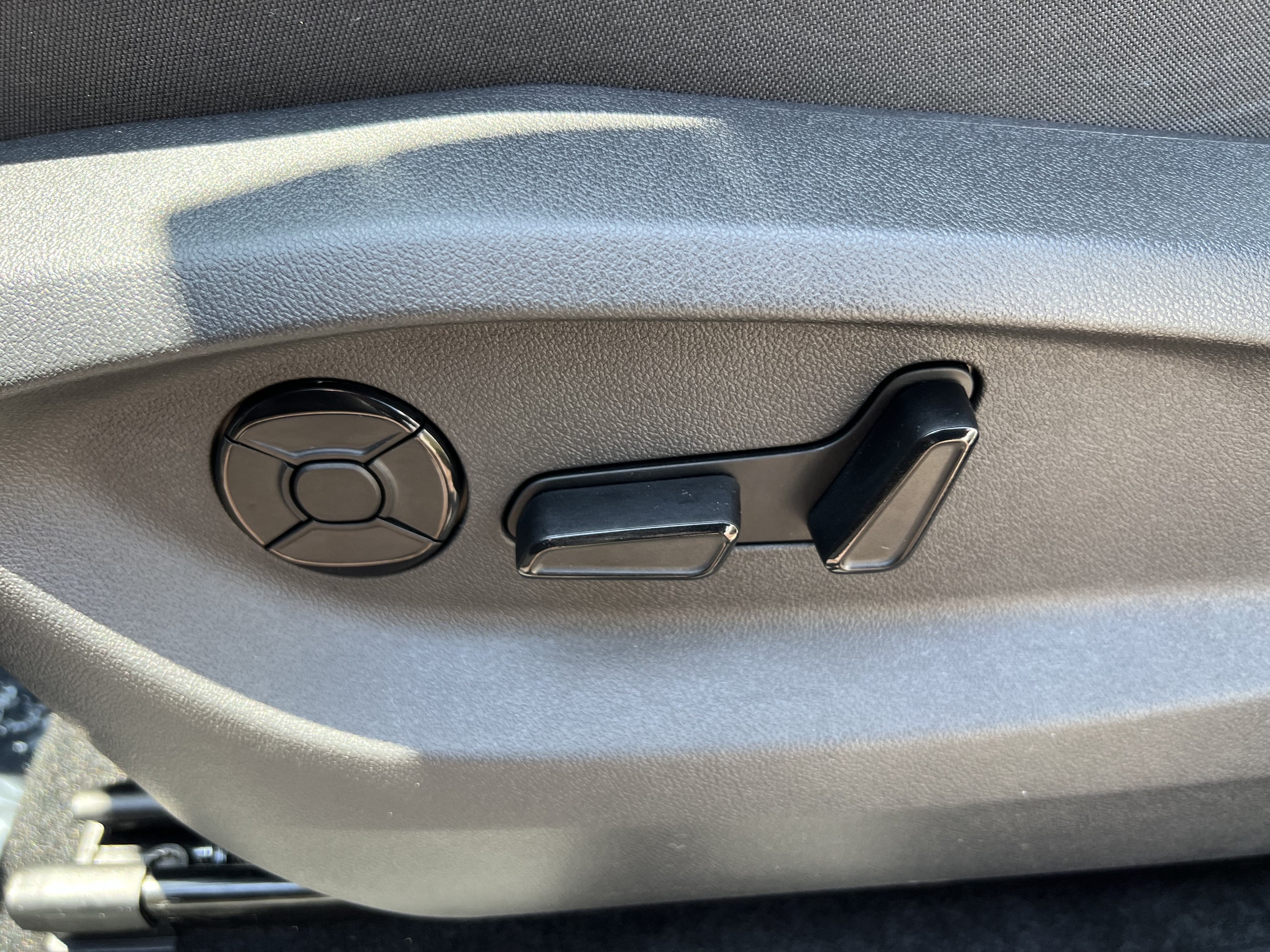 2025 Volkswagen Tiguan SE