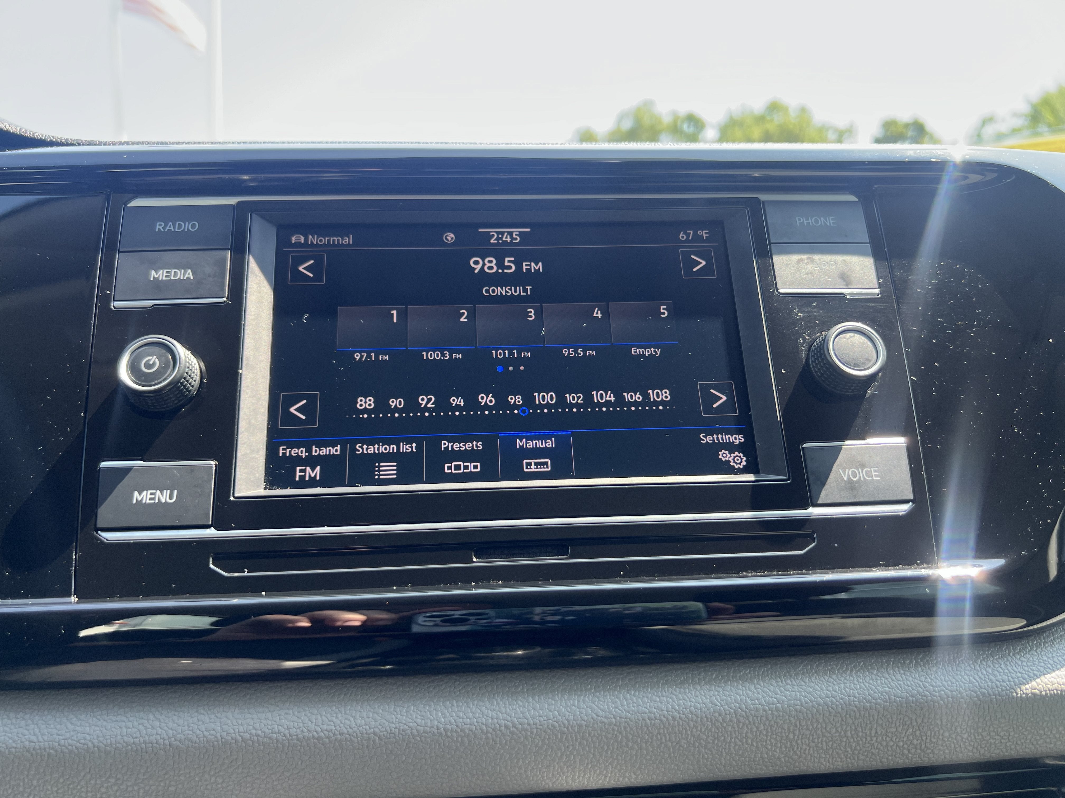 2023 Volkswagen Taos S