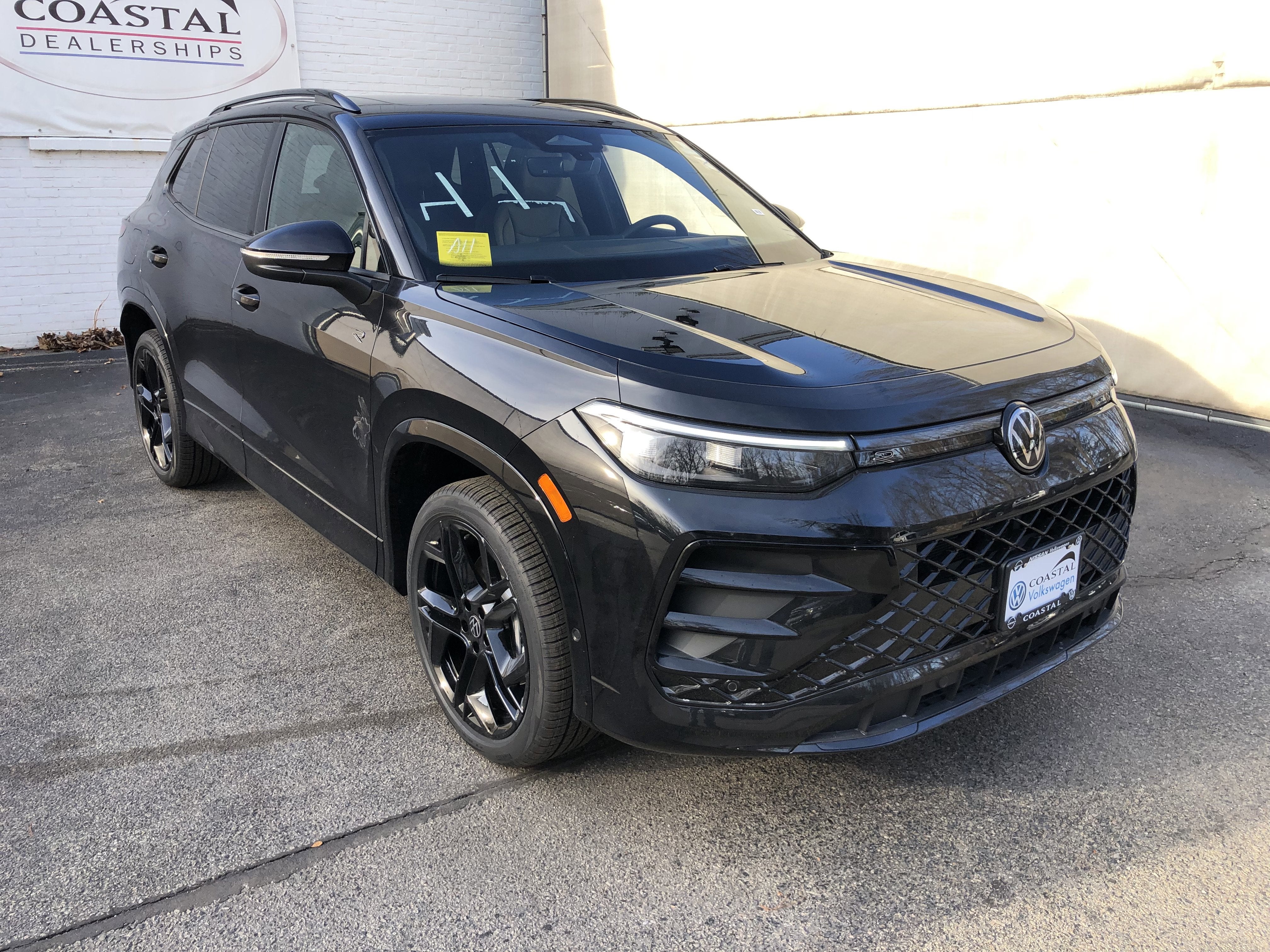 2026 Volkswagen Tiguan SE R-Line Black