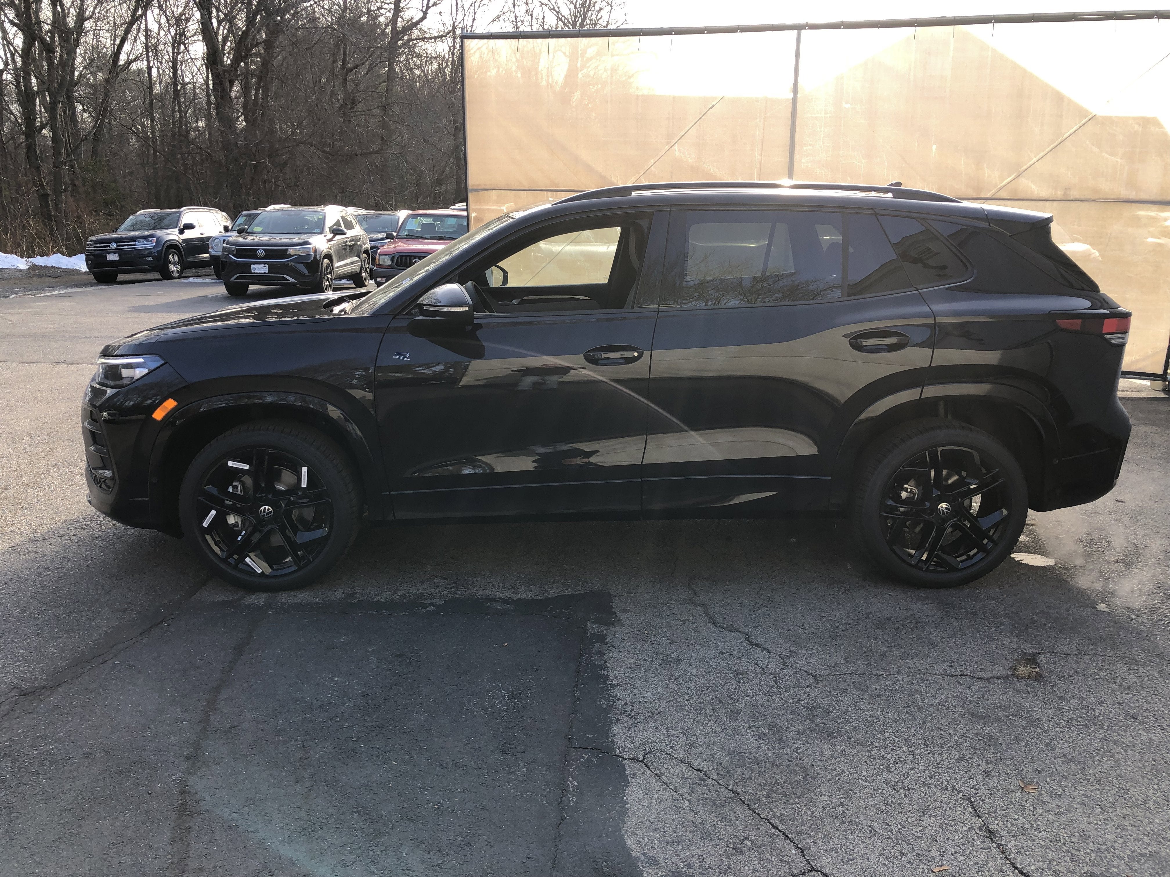 2026 Volkswagen Tiguan SE R-Line Black