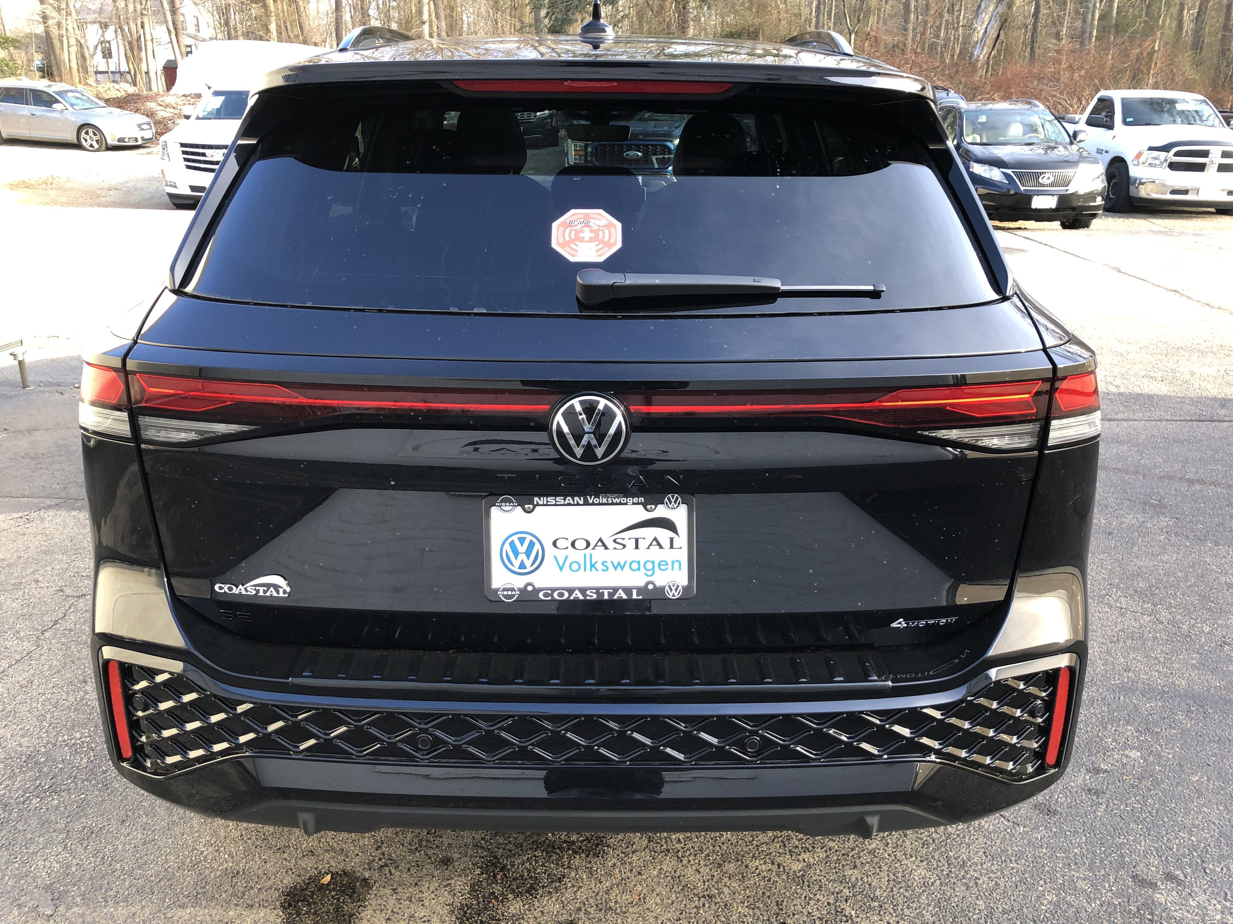2026 Volkswagen Tiguan SE R-Line Black