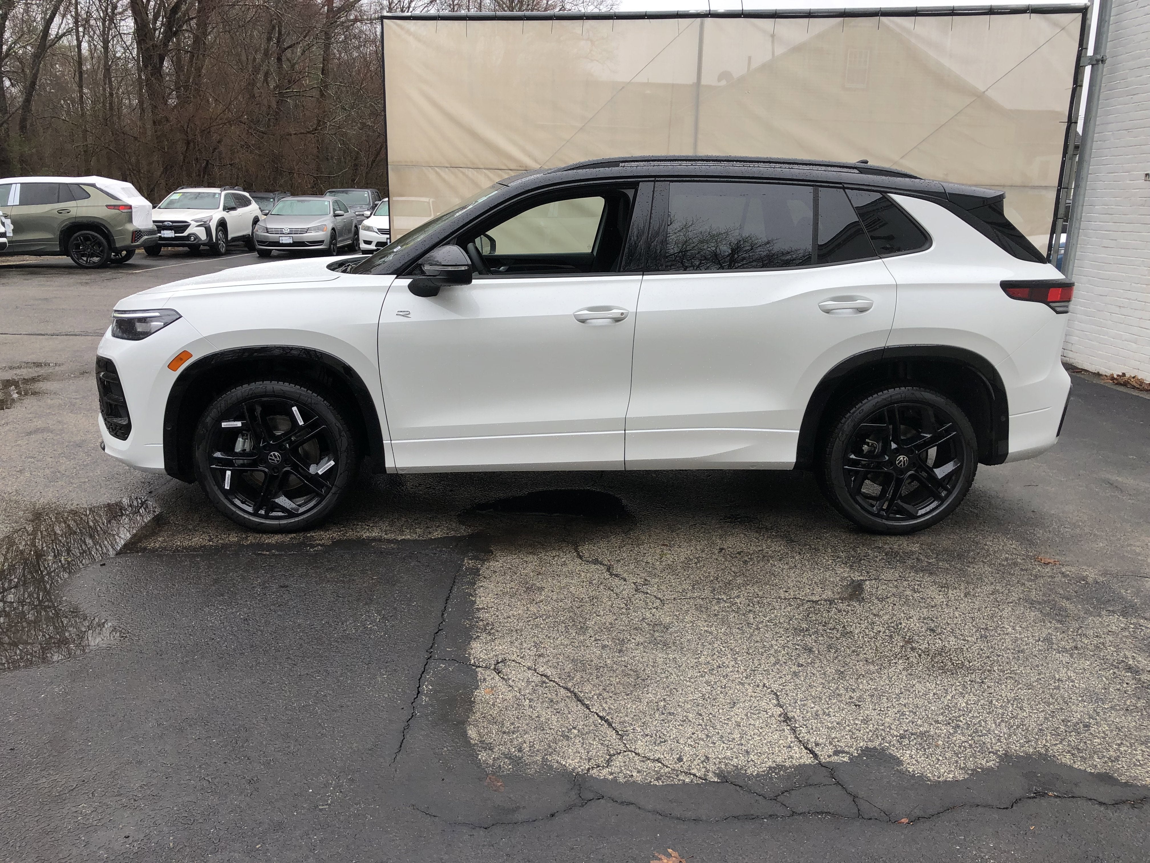 2026 Volkswagen Tiguan SE R-Line Black