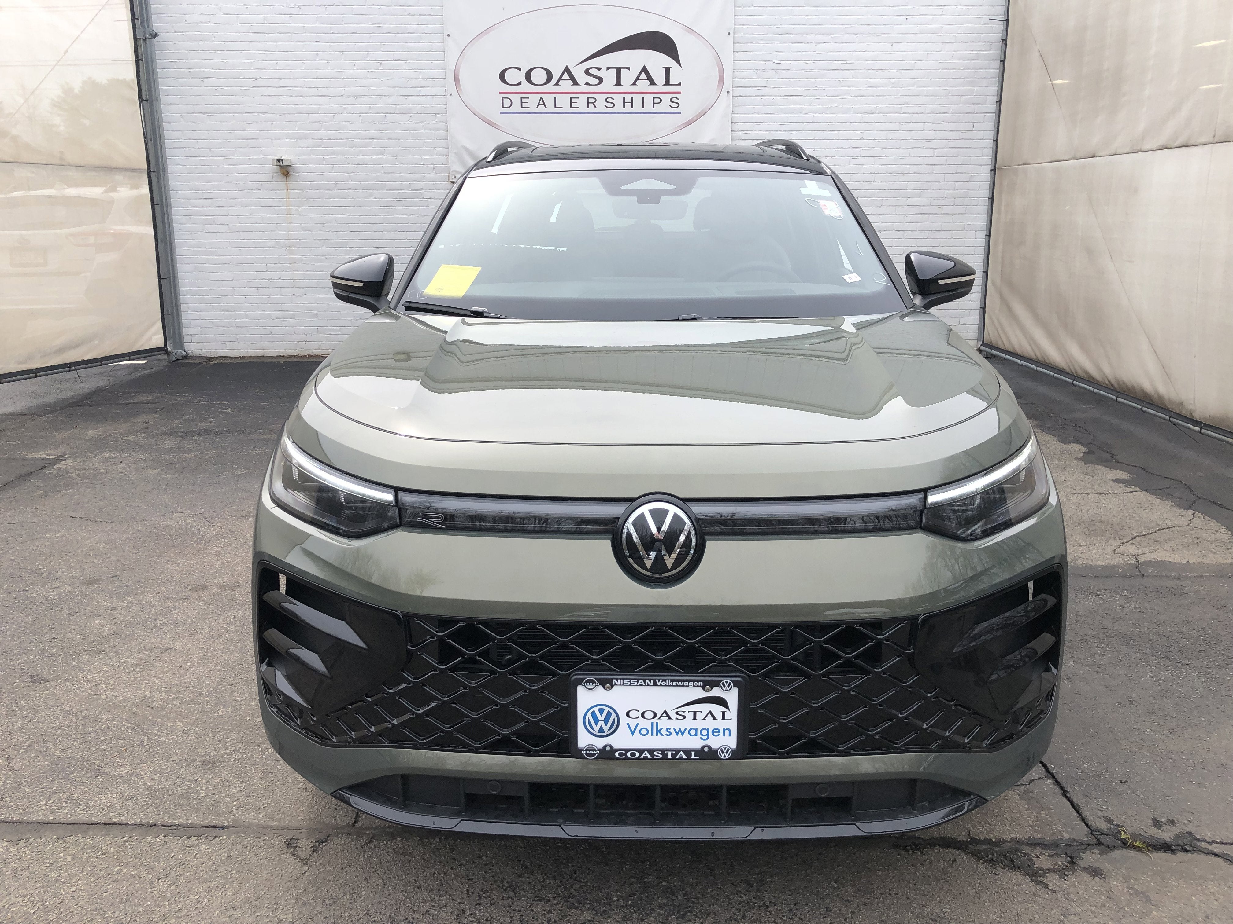 2026 Volkswagen Tiguan SE R-Line Black