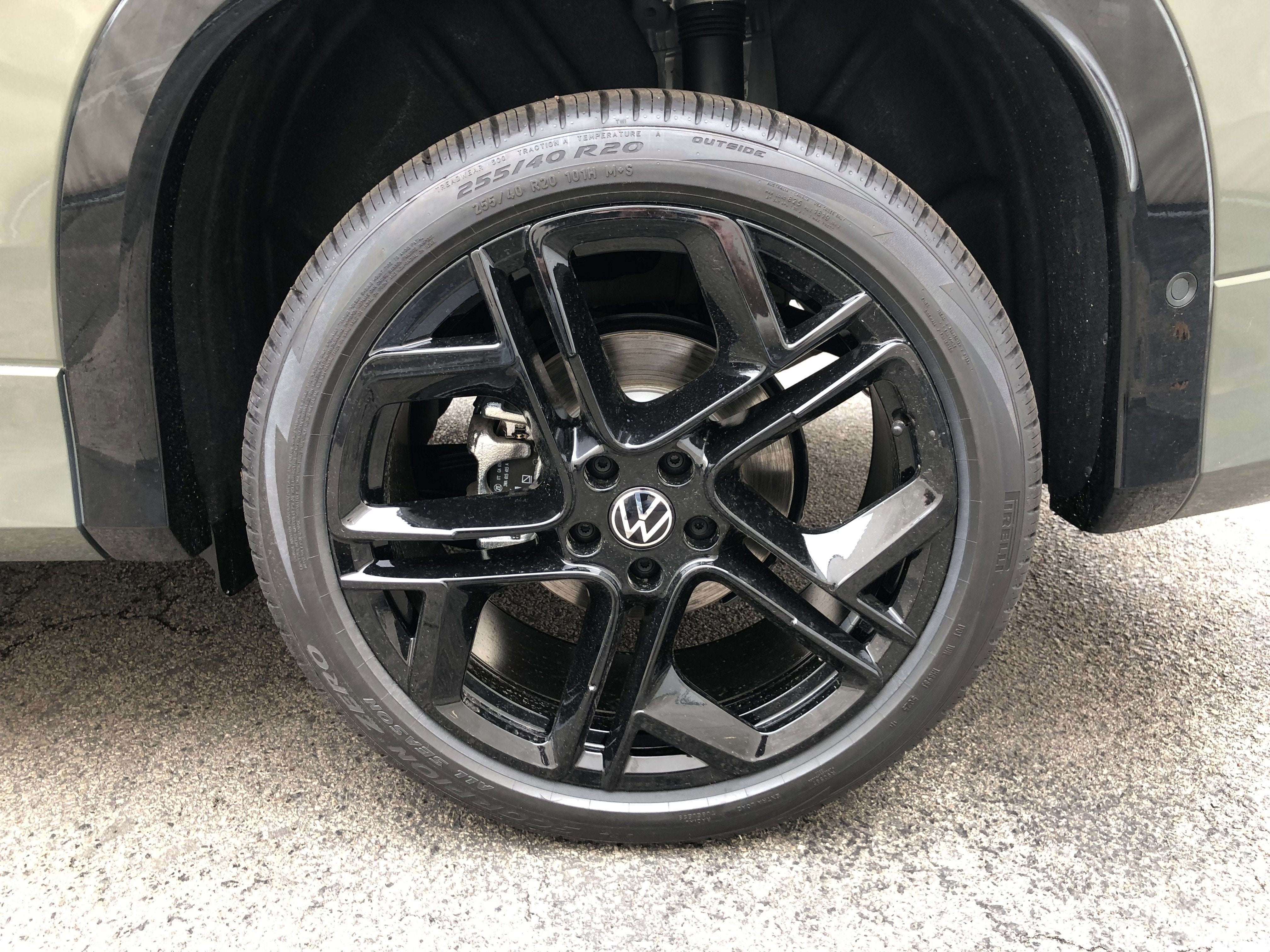 2026 Volkswagen Tiguan SE R-Line Black