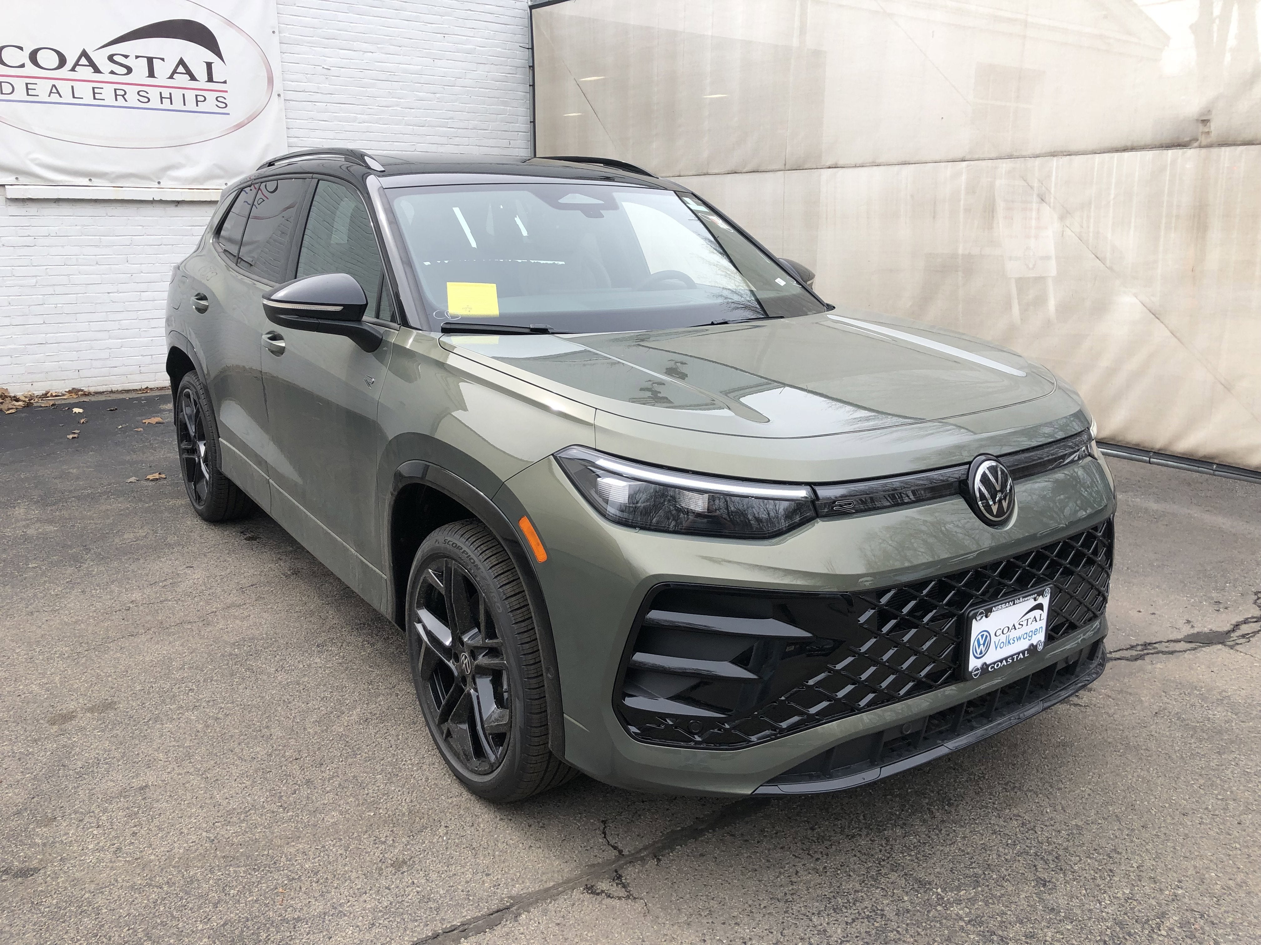 2026 Volkswagen Tiguan SE R-Line Black