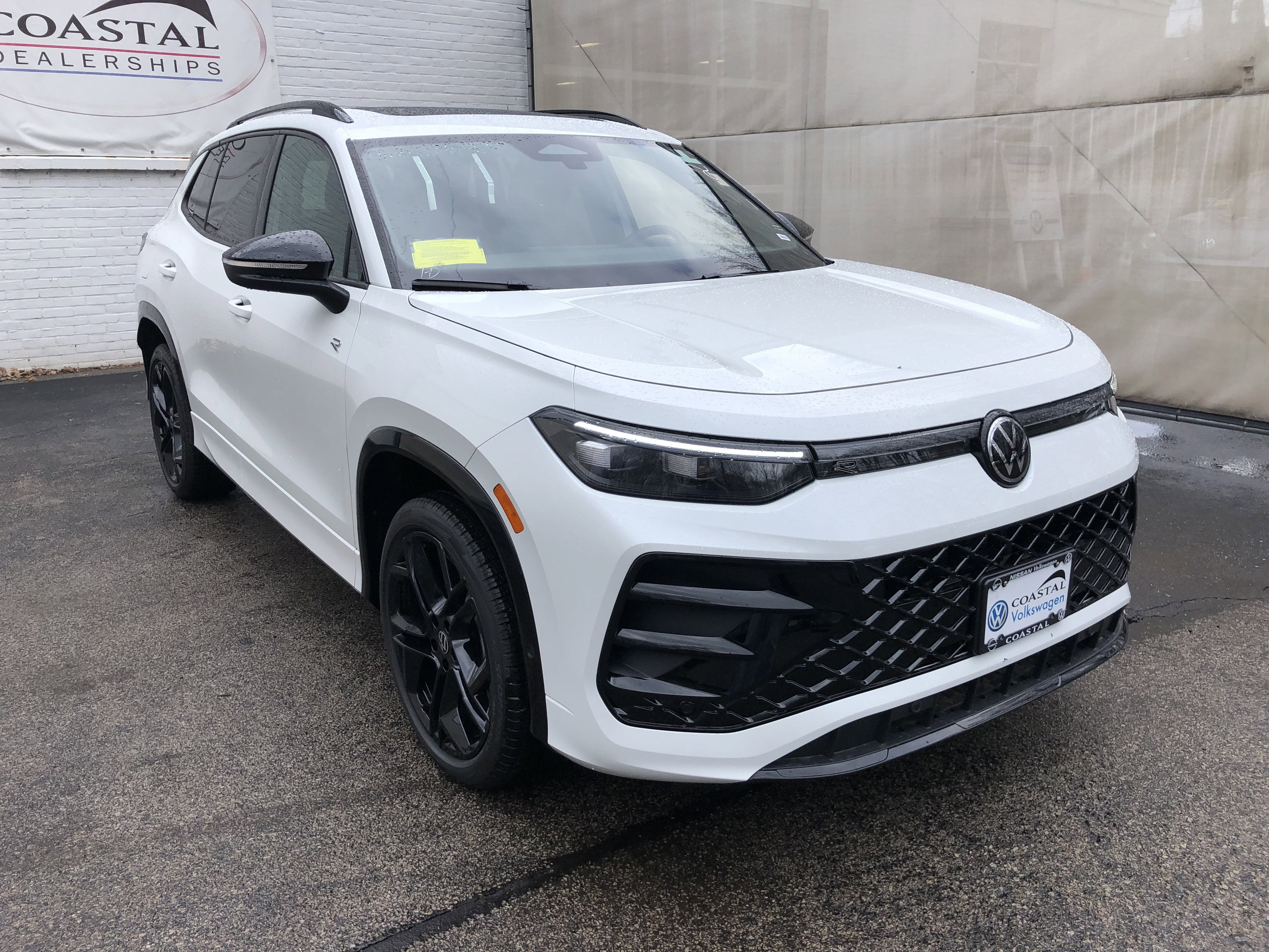 2026 Volkswagen Tiguan SE R-Line Black